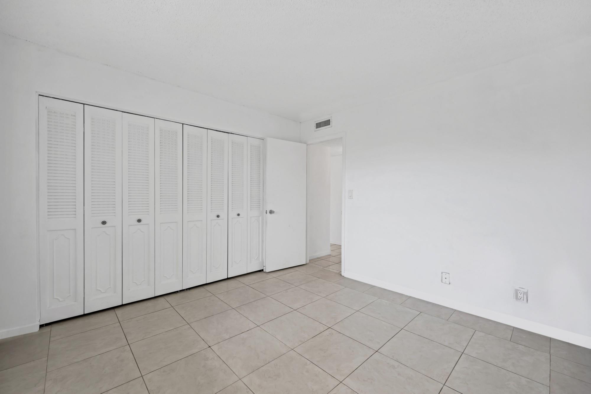Sherwood Square - Residential