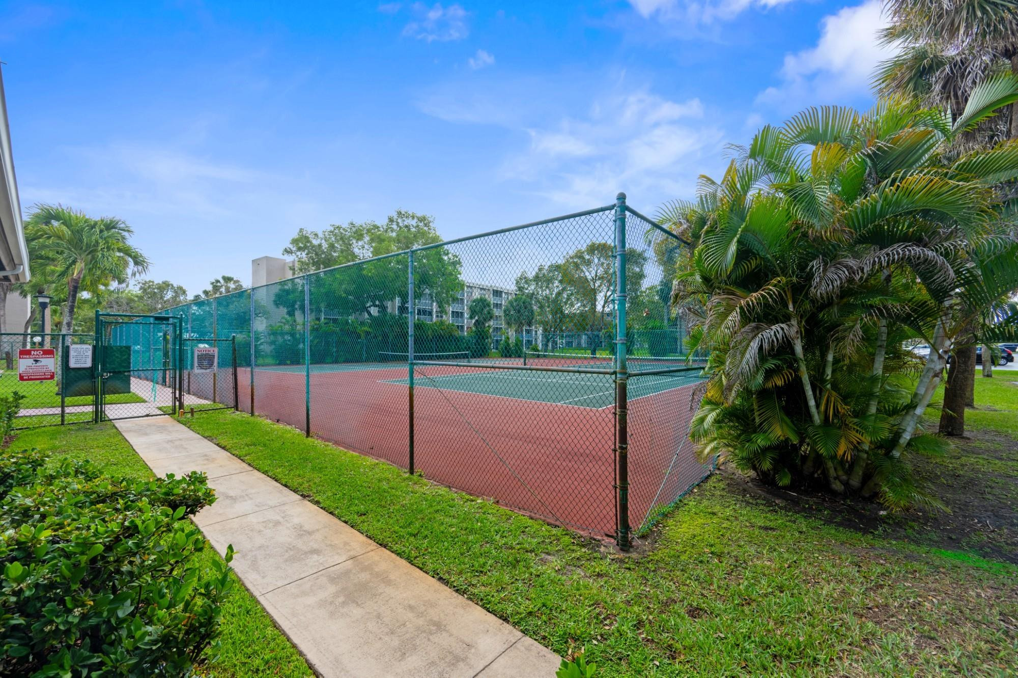 Sherwood Square - Residential