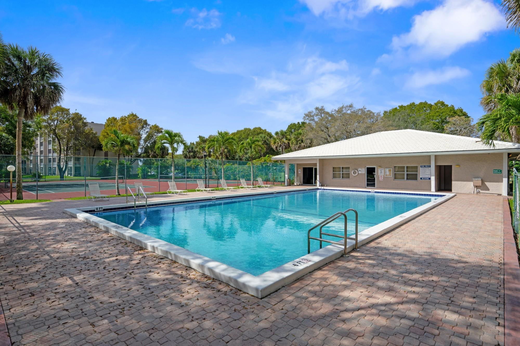 Sherwood Square - Residential