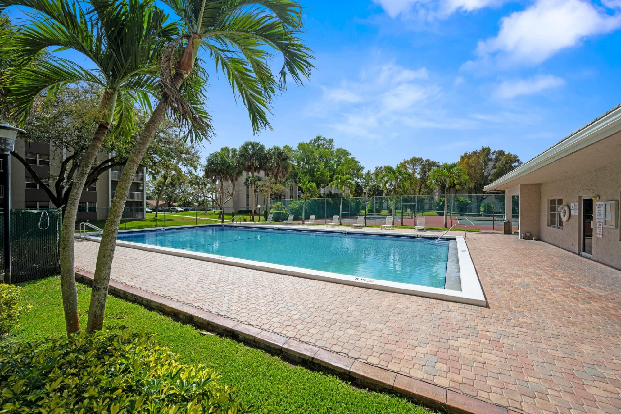 Sherwood Square - Residential