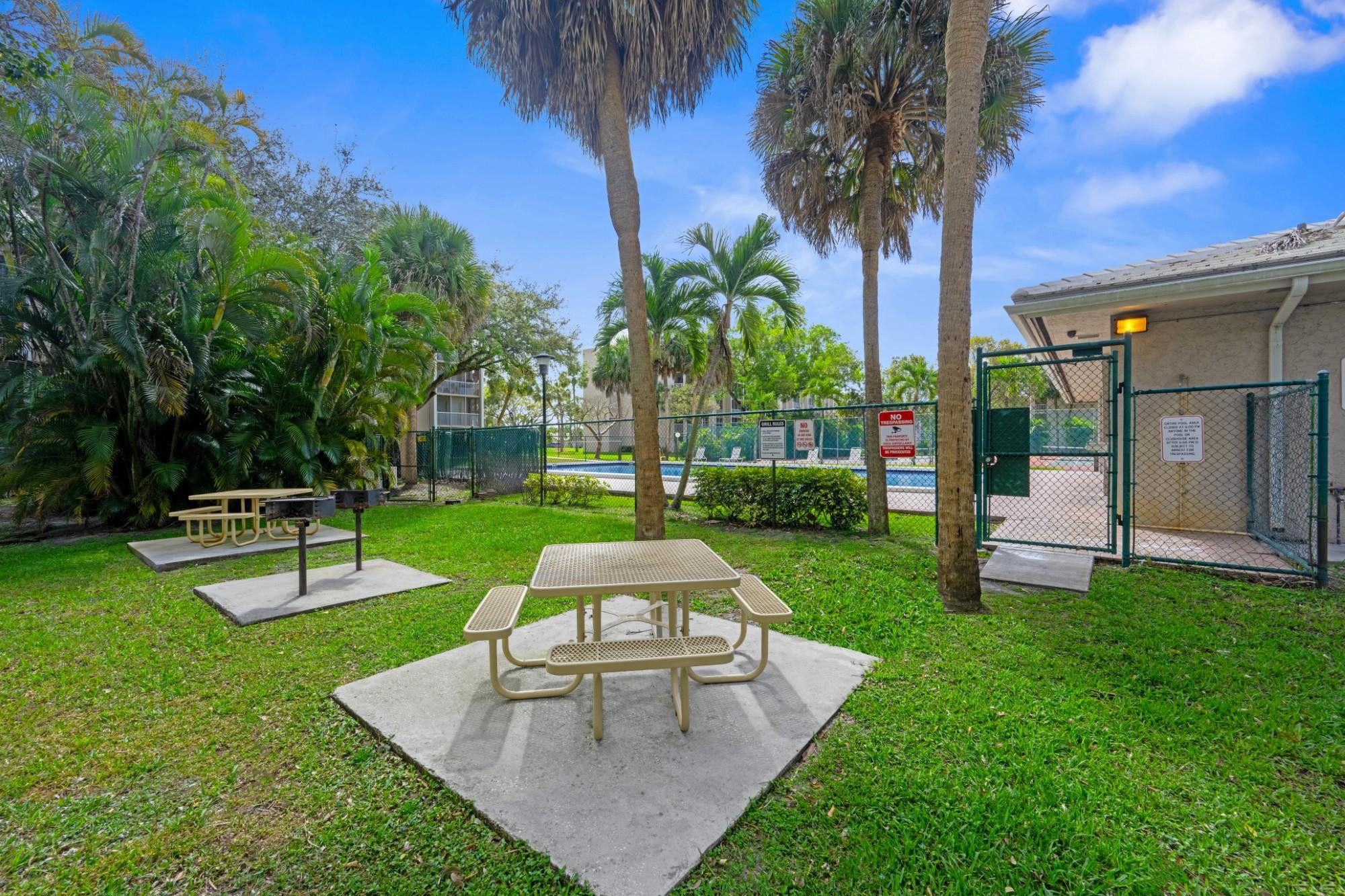 Sherwood Square - Residential