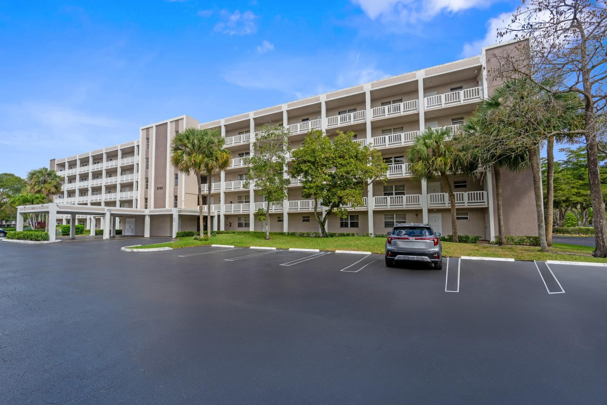 WELCOME TO PARADISE. RENT RIGHT AWAY. UNIT IS CURRENTLY RENTED BRINGING YOU A 5% RETURN. THIS CORNER UNIT IS LOCATED ON THE 4TH FLOOR. IT IS A SPACIOUS SPLIT BEDROOM PLAN 2 BEDROOM & 2 BATHROOM CONDO OVERLOOKING THE GARDEN AREA FROM YOUR BALCONY. WALK IN CLOSET IN MAIN BEDROOM. MASTER BEDROOM IS CARPETED. NEWER A/C AND WATER HEATER. NO AGE RESTRICTIONS. CAN BE RENTED IMMEDIATLY. COMMUNITY POOL, TENNIS COURT, AND BARBEQUE/PICNIC AREA. GREAT SCHOOL DISTRICT. CLOSE TO SAW-GRASS EXPRESSWAY AND TURNPIKE. NEAR MALLS, SHOPPING, AND ENTERTAINMENT. TAKE ADVANTAGE OF THIS AMAZING OPPORTUNITY. NO TRUCKS, RV'S, WORKVANS, OR OVERSIZED VEHICLES PERMITTED.