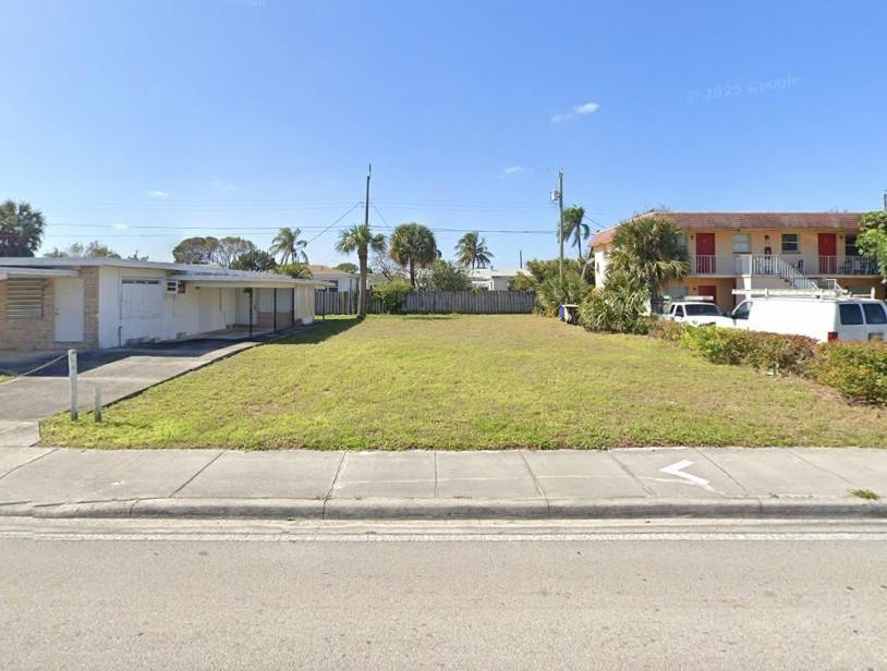 Estate Sale | 4,750 SF zoned 10 / VACANT COMMERCIAL. Federal Highway (US-1) in Lake Worth Beach plays a critical role as one of the area’s most active commercial and mixed-use corridors, linking northern Palm Beach County with the urban cores of West Palm Beach and Boca Raton. This high-visibility artery combines retail, office, service-oriented uses, and pockets of residential — a mix that sustains both end-user demand and investor interest.ZONING : MU-FH—Mixed use-Federal Highway See Broker Remarks or view attachment