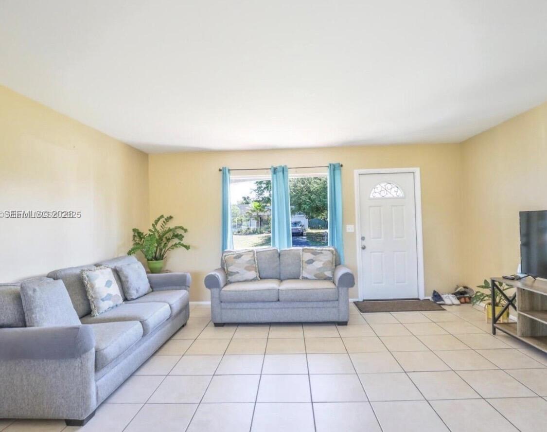 PORT ST LUCIE SECTION 41 - Residential Lease