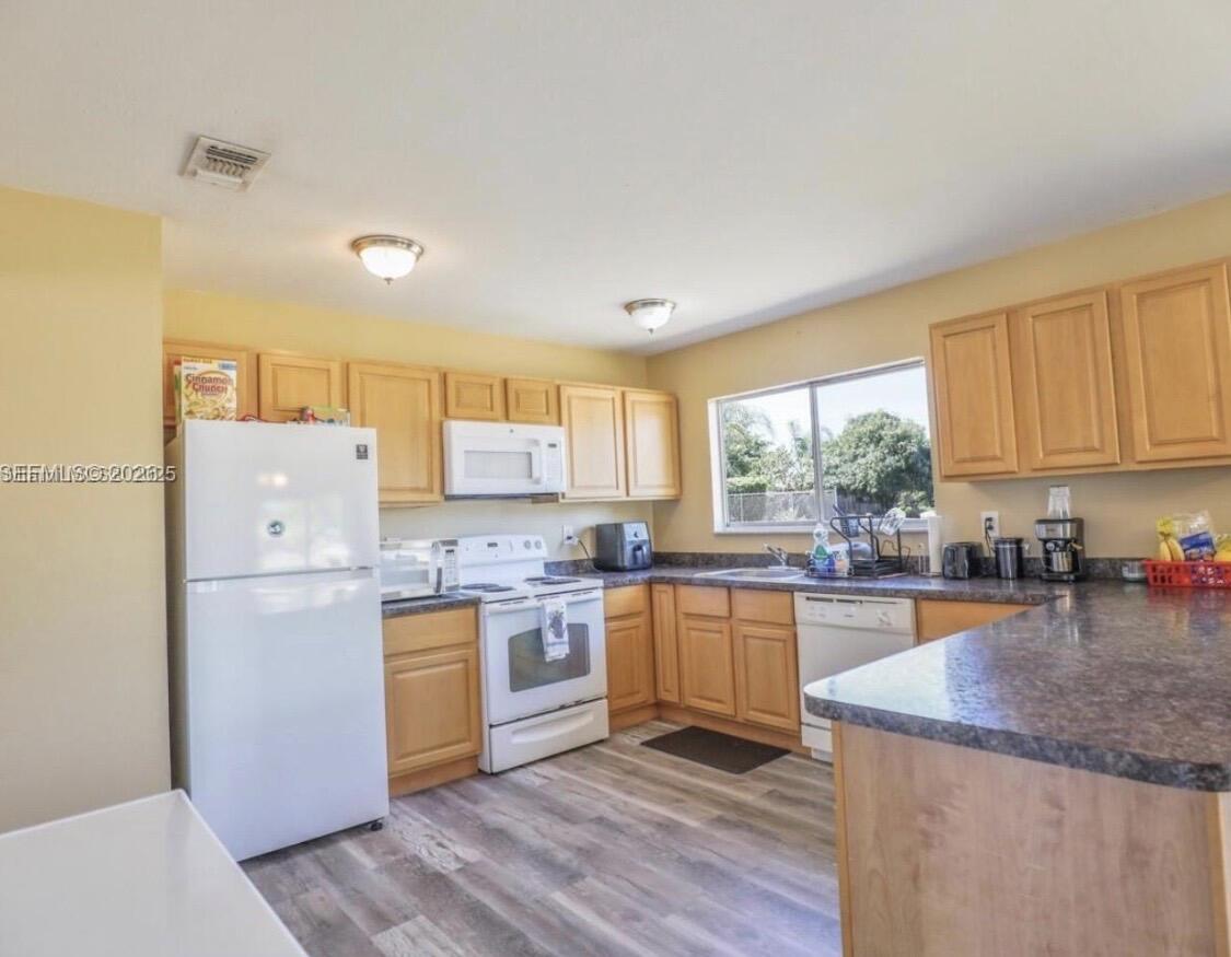 PORT ST LUCIE SECTION 41 - Residential Lease