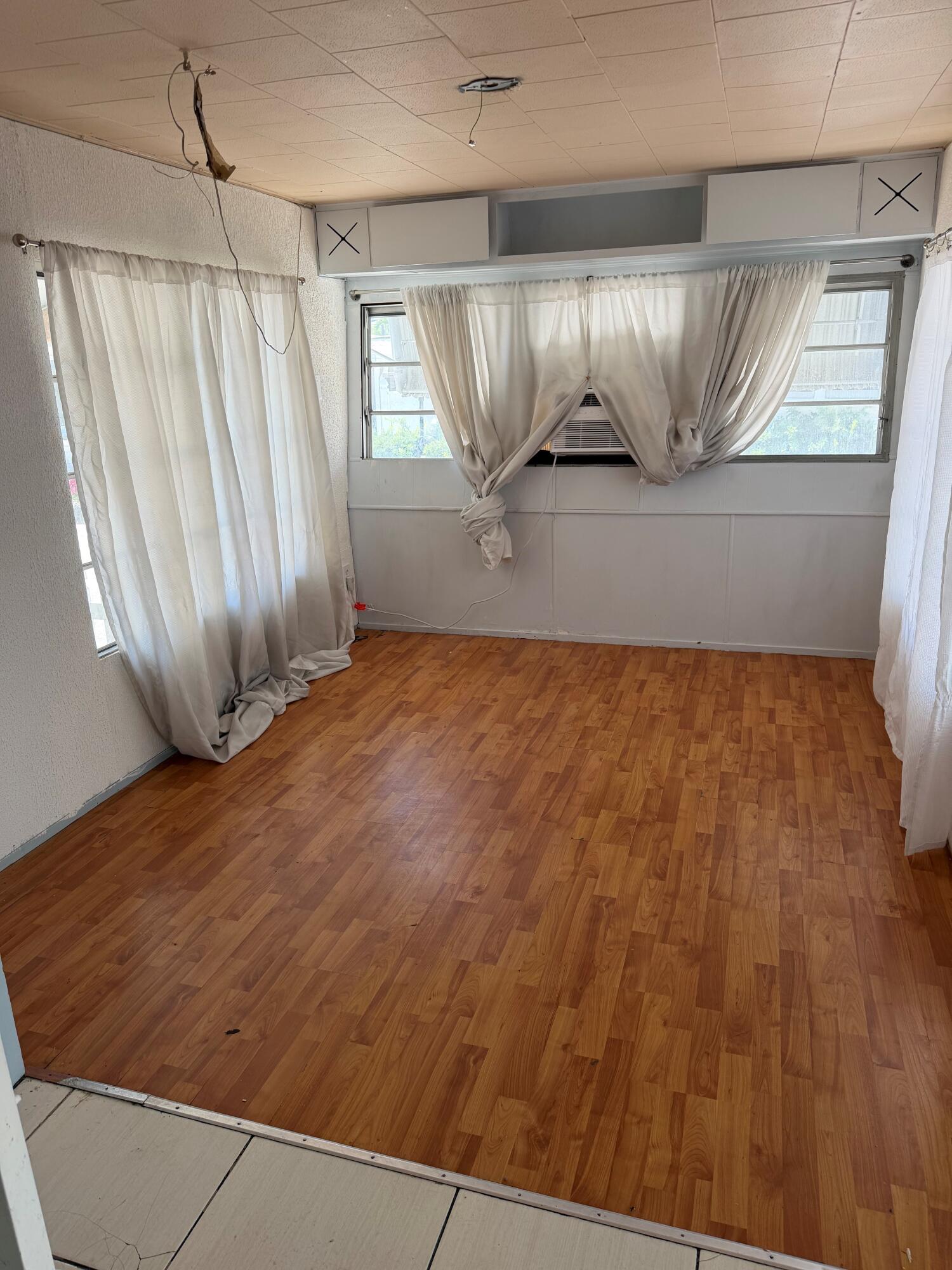 HALLANDALE TRAILER ESTATES INC - Residential Lease