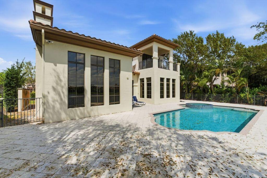 PARKLAND GOLF AND COUNTRY CLUB - Residential