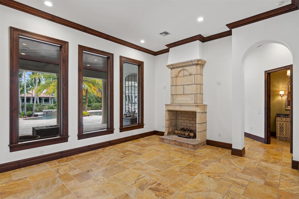 PALM BEACH POINT - Residential