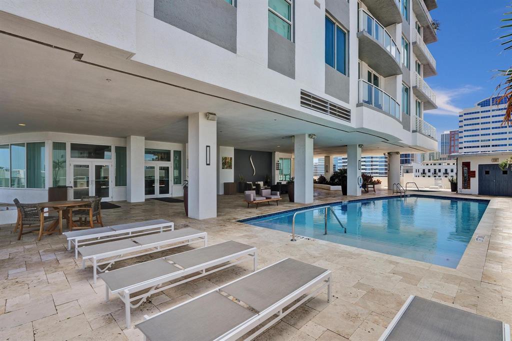 STRADA 315 CONDO - Residential
