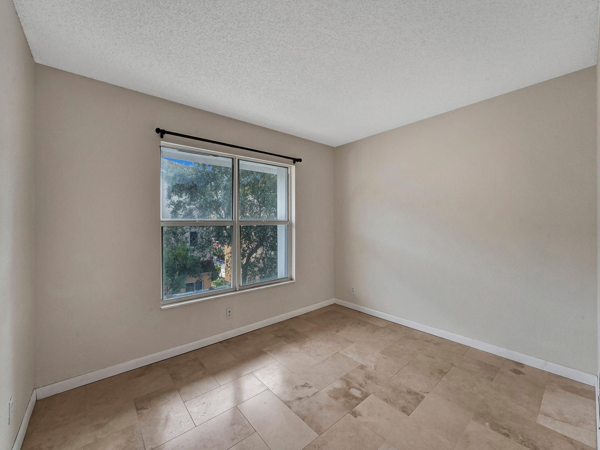 Kings Park Garden Apts Co - Residential Lease