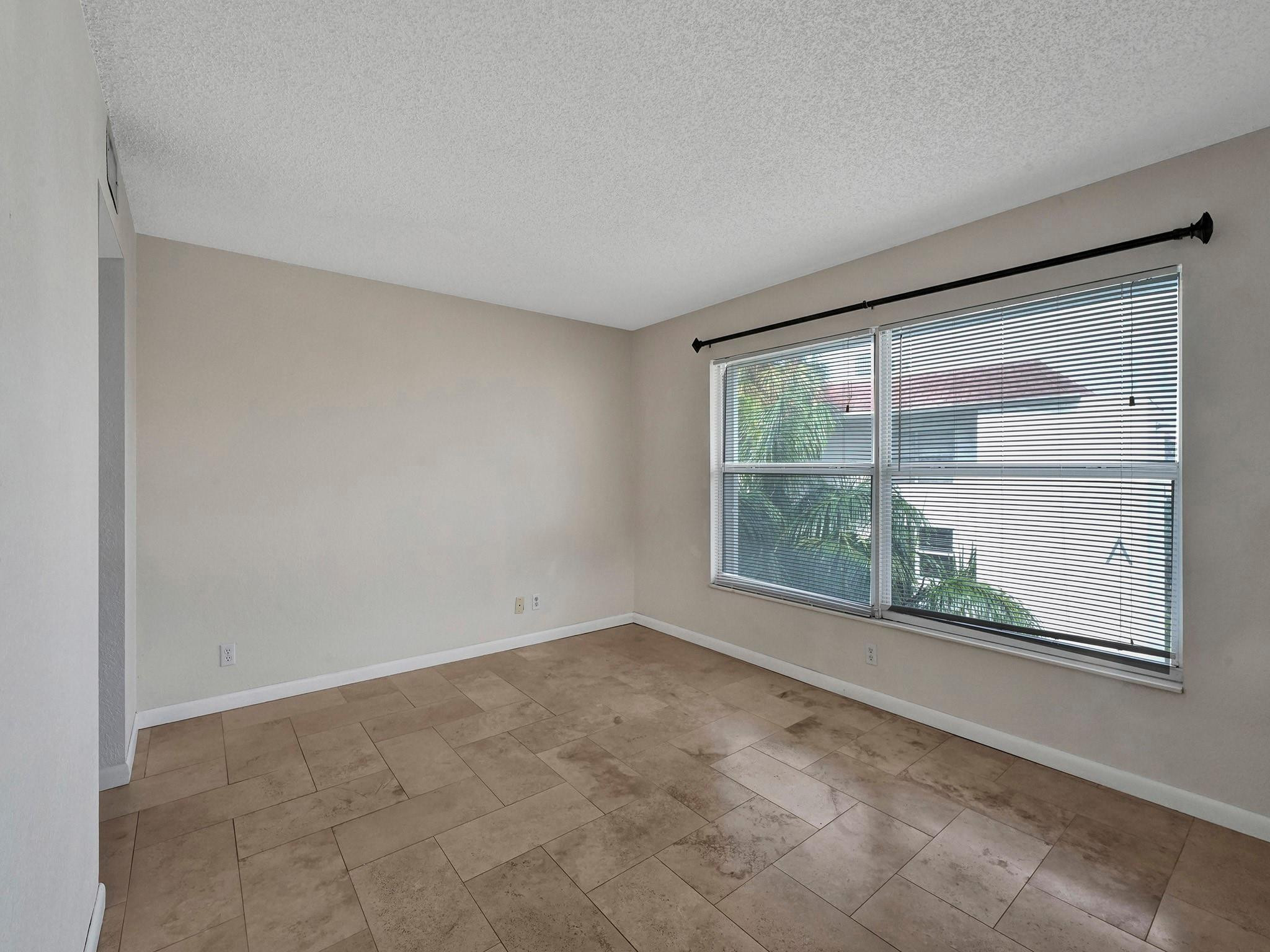 Kings Park Garden Apts Co - Residential Lease