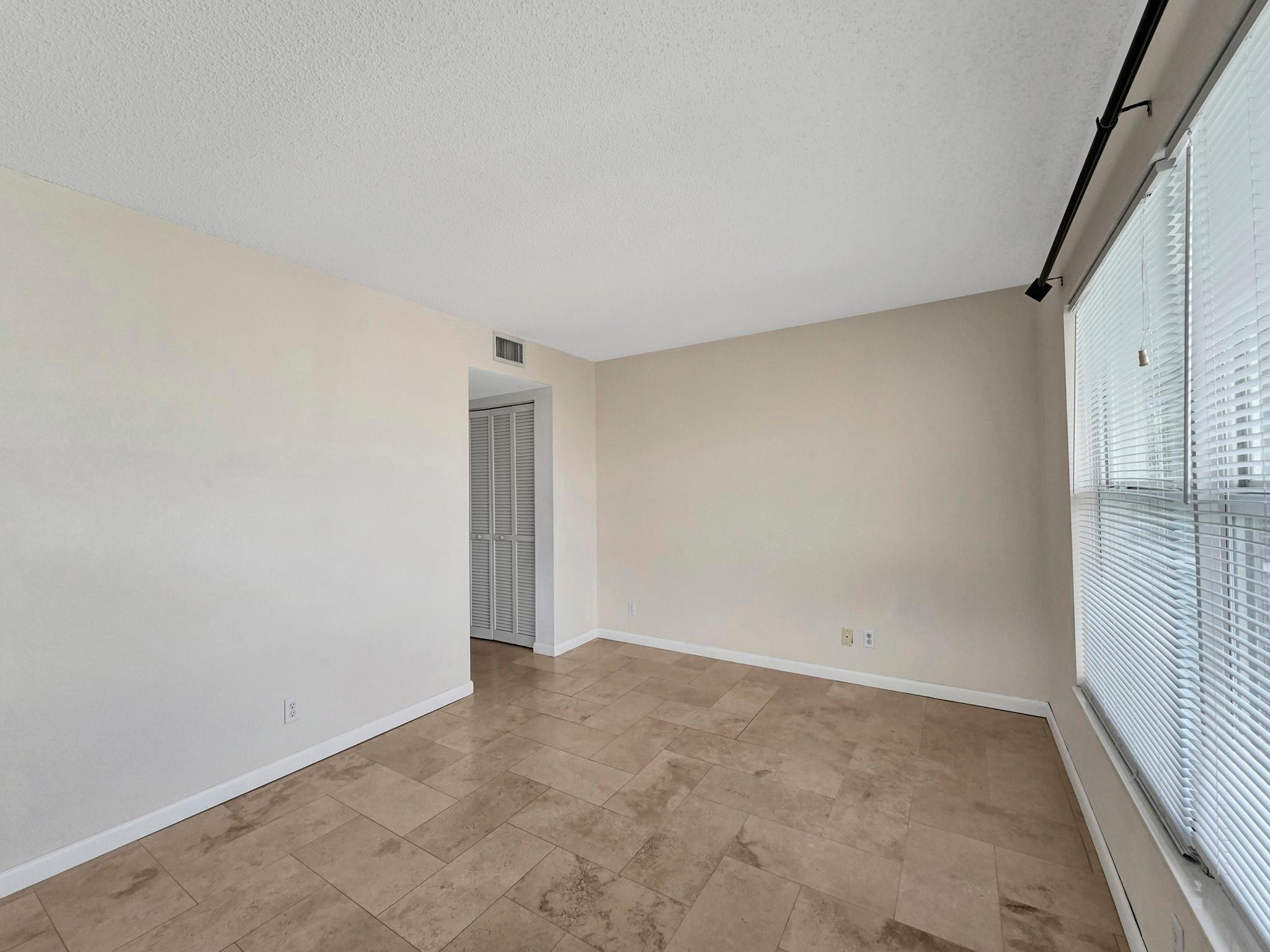 Kings Park Garden Apts Co - Residential Lease