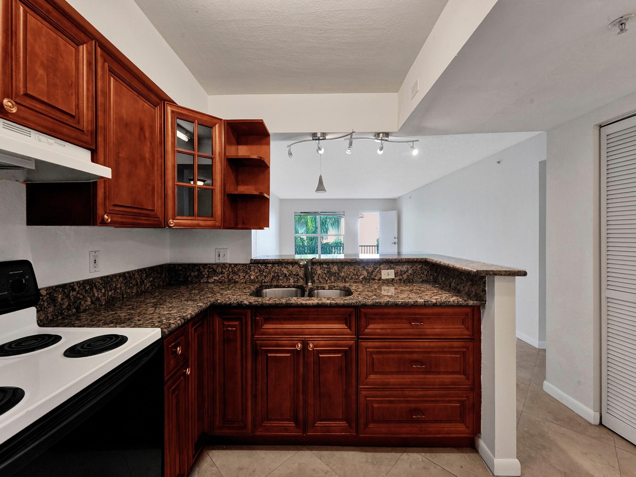 Kings Park Garden Apts Co - Residential Lease