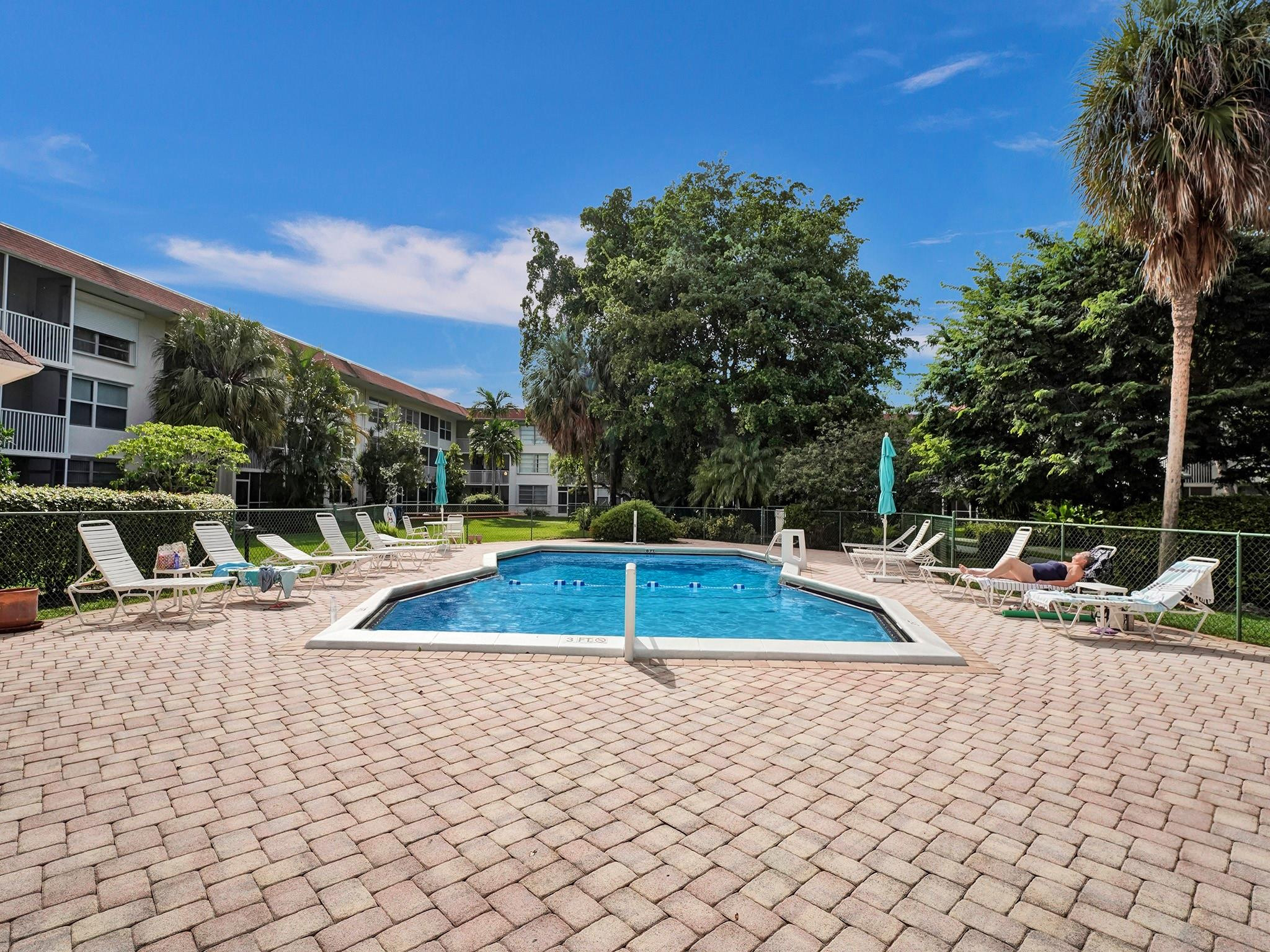 Kings Park Garden Apts Co - Residential Lease