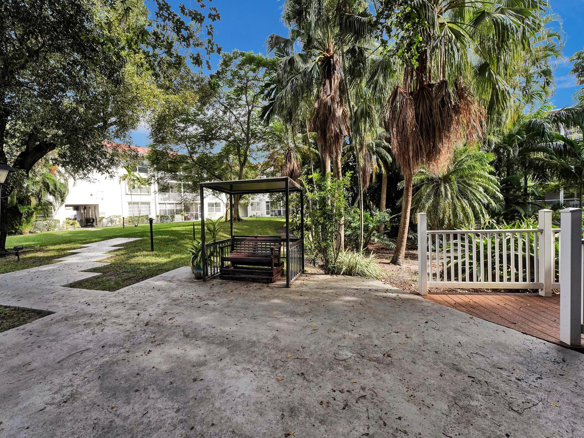 Kings Park Garden Apts Co - Residential Lease