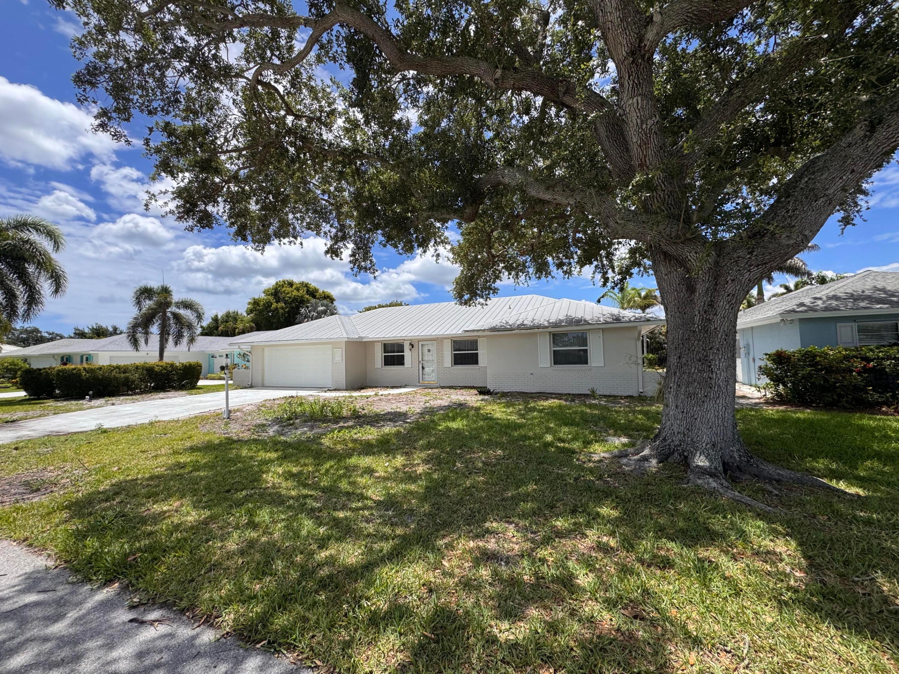 LITTLE CLUB - Residential