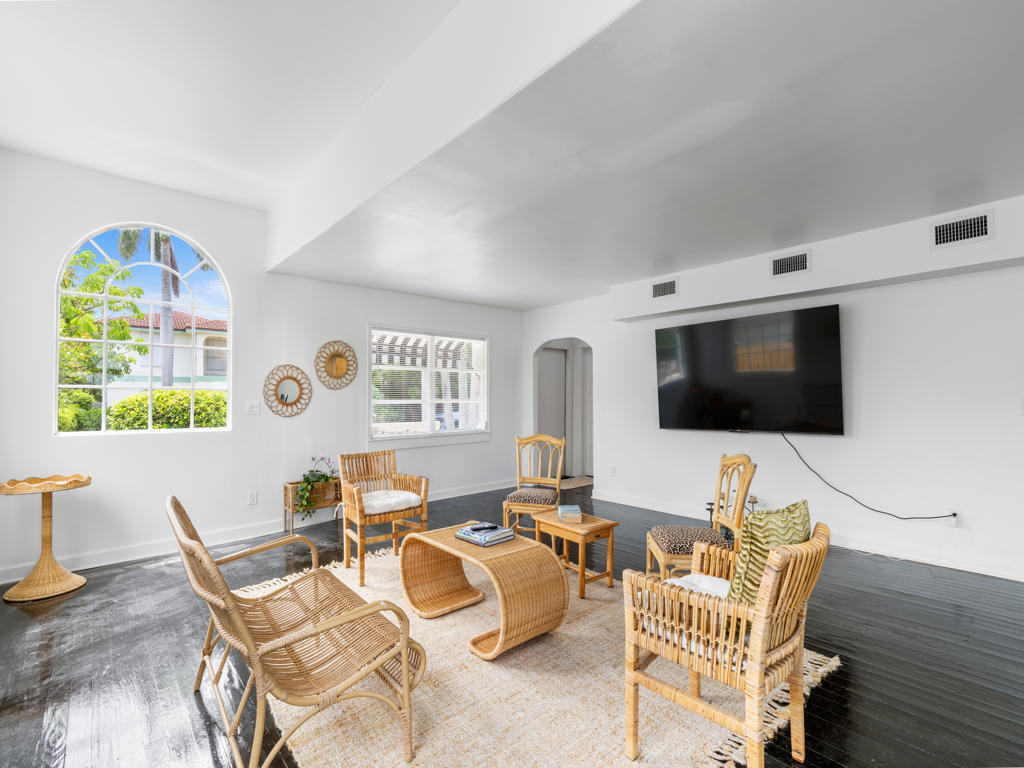 LAKE WORTH TOWN OF - Residential