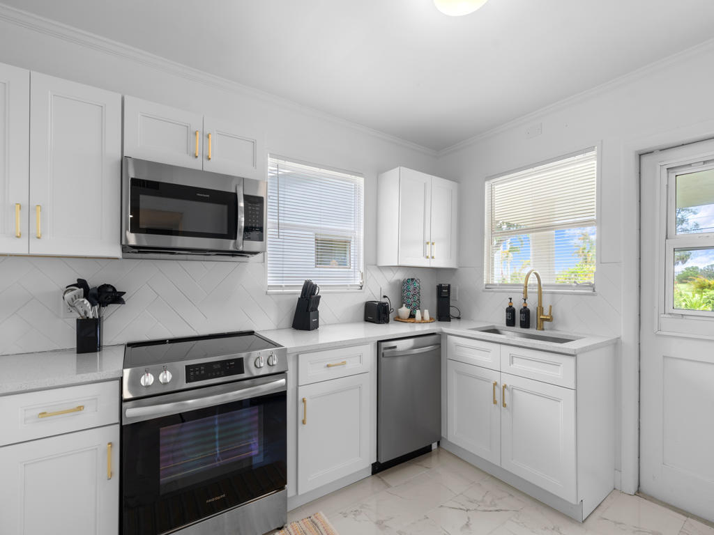 LAKE WORTH TOWN OF - Residential