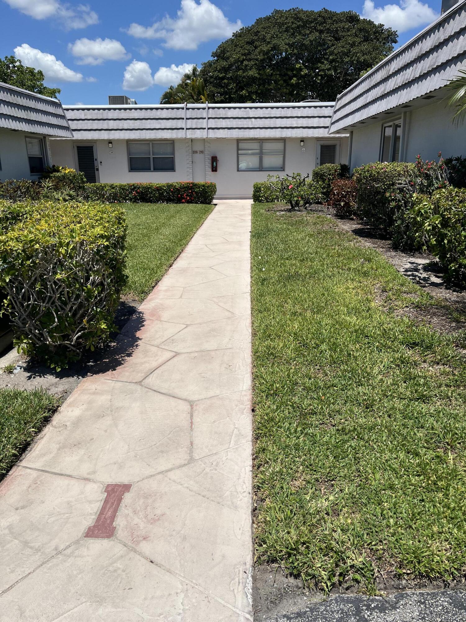 KINGS POINT - Residential
