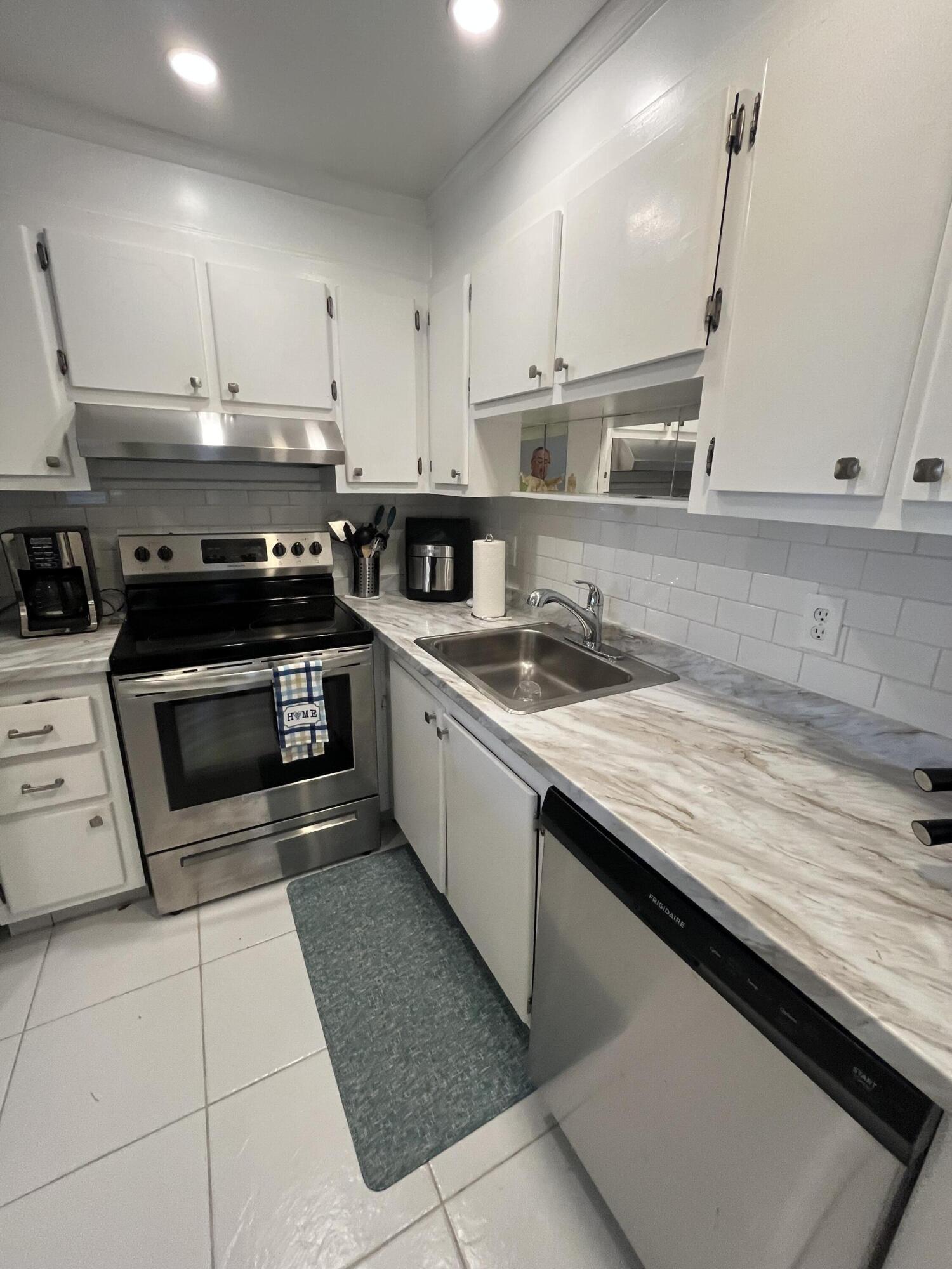 KINGS POINT - Residential