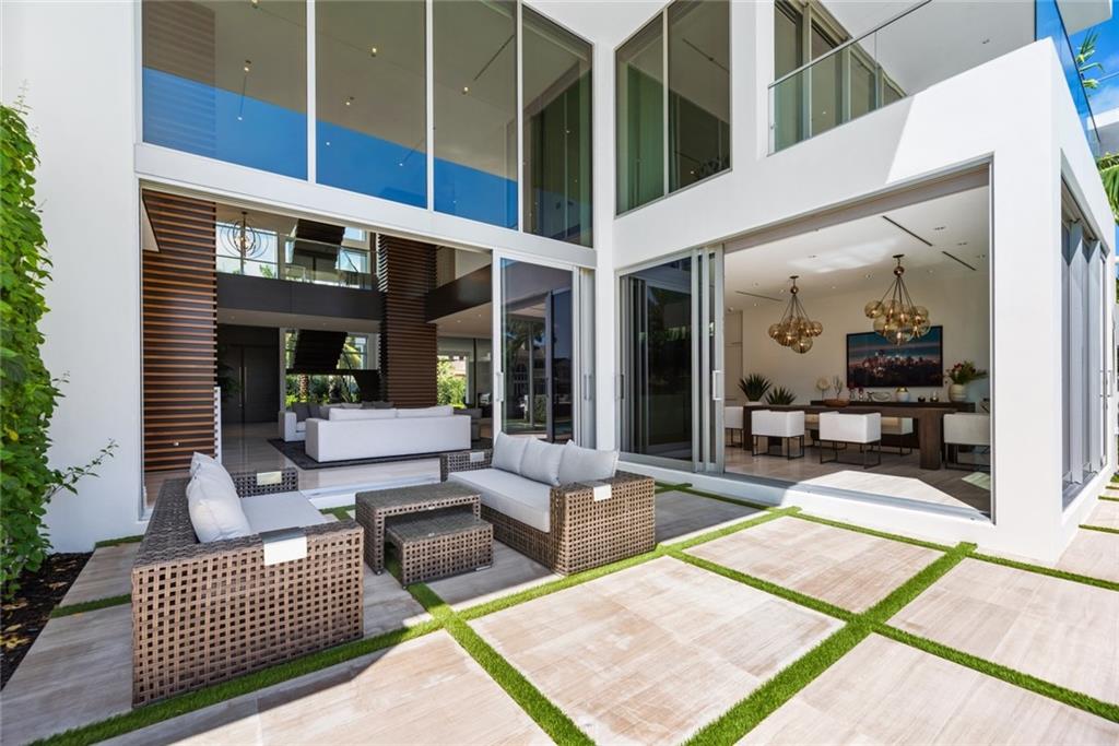 Las Olas - Residential