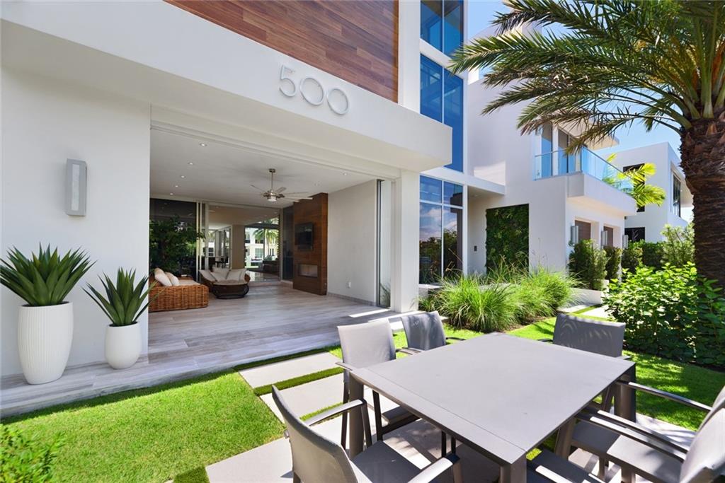 Las Olas - Residential