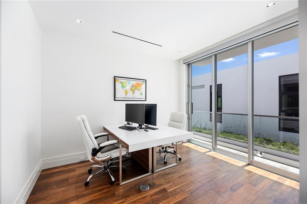 Las Olas - Residential