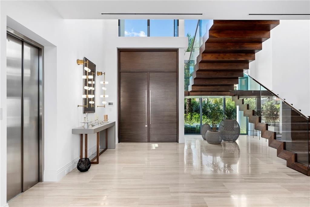 Las Olas - Residential
