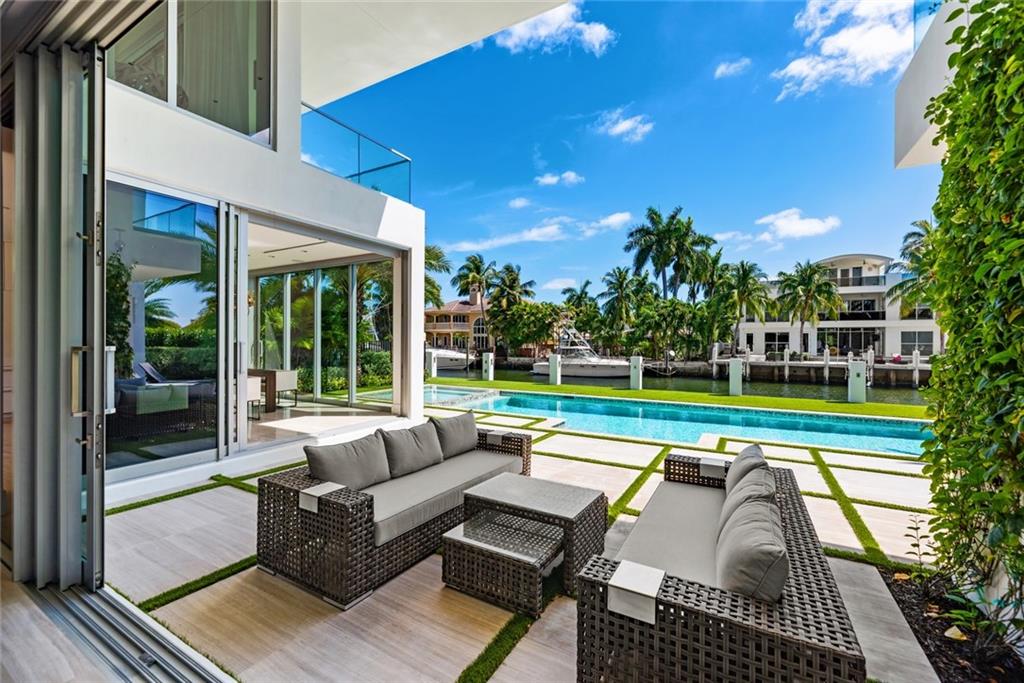 Las Olas - Residential