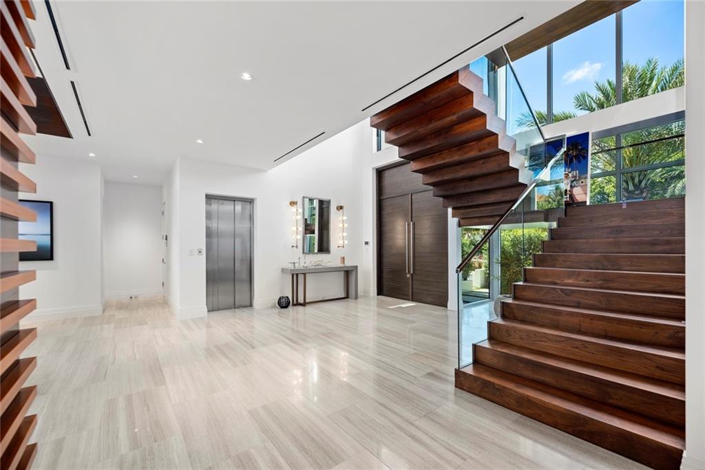Las Olas - Residential