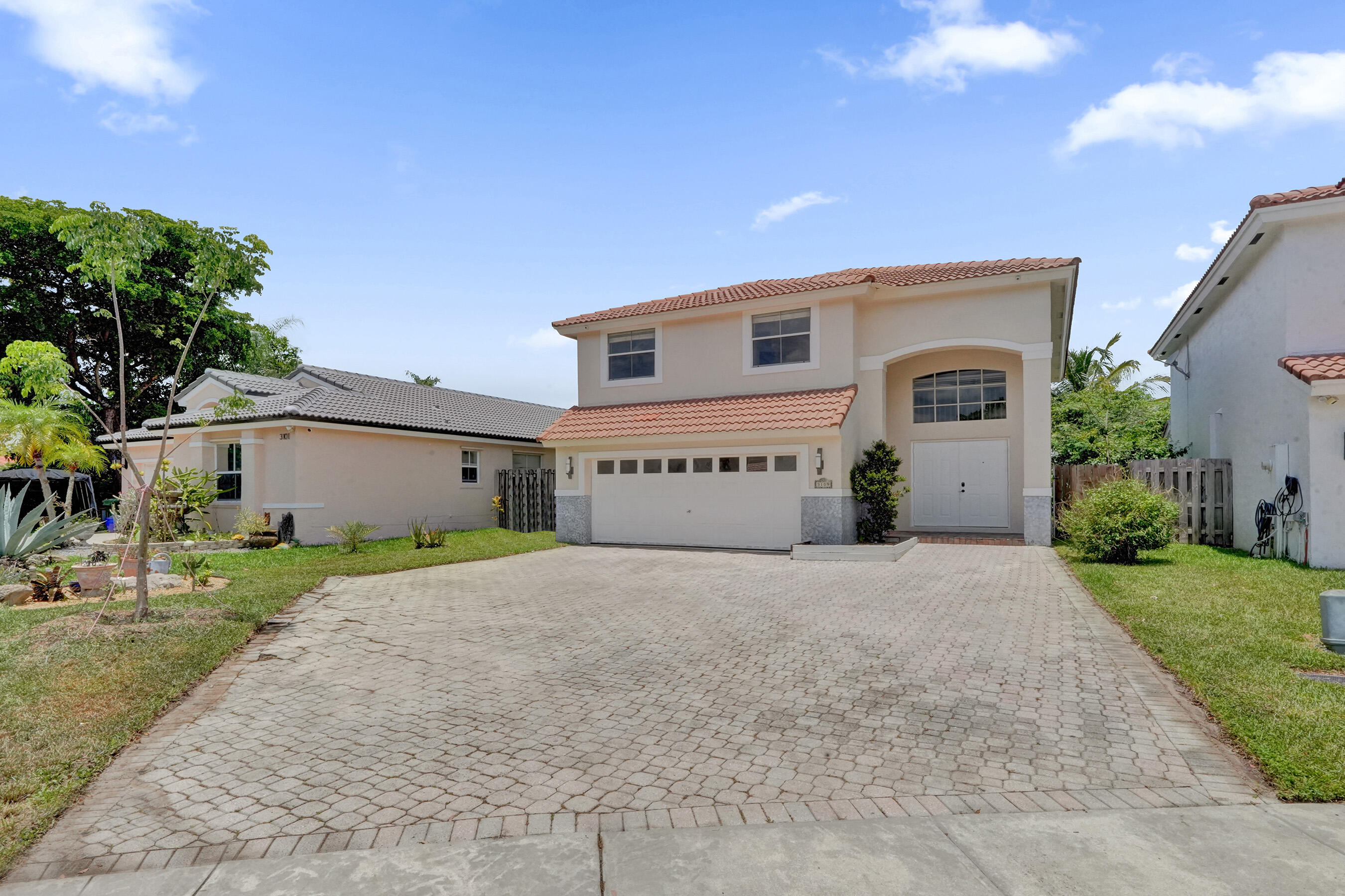 CORAL BAY - Residential
