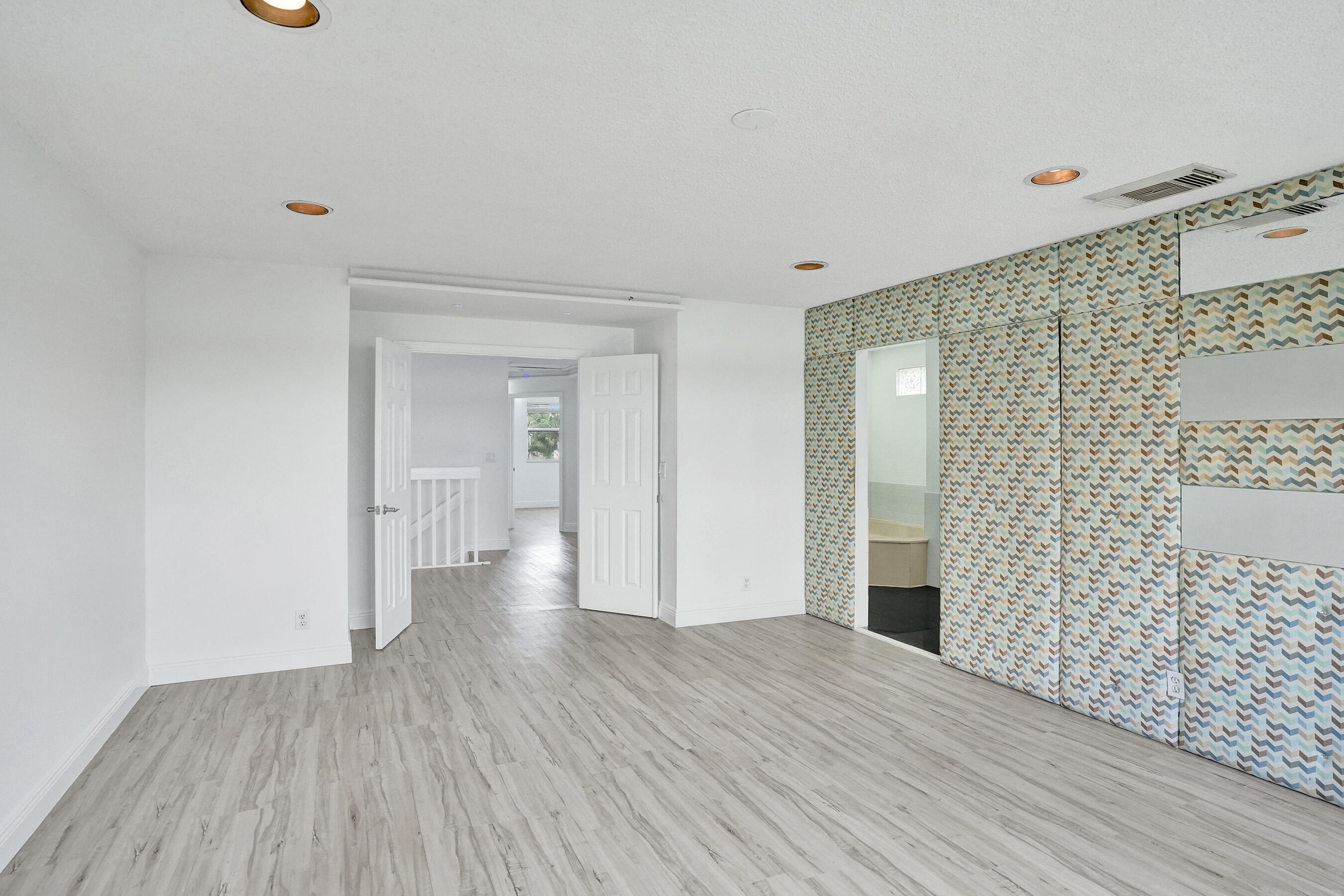 CORAL BAY - Residential