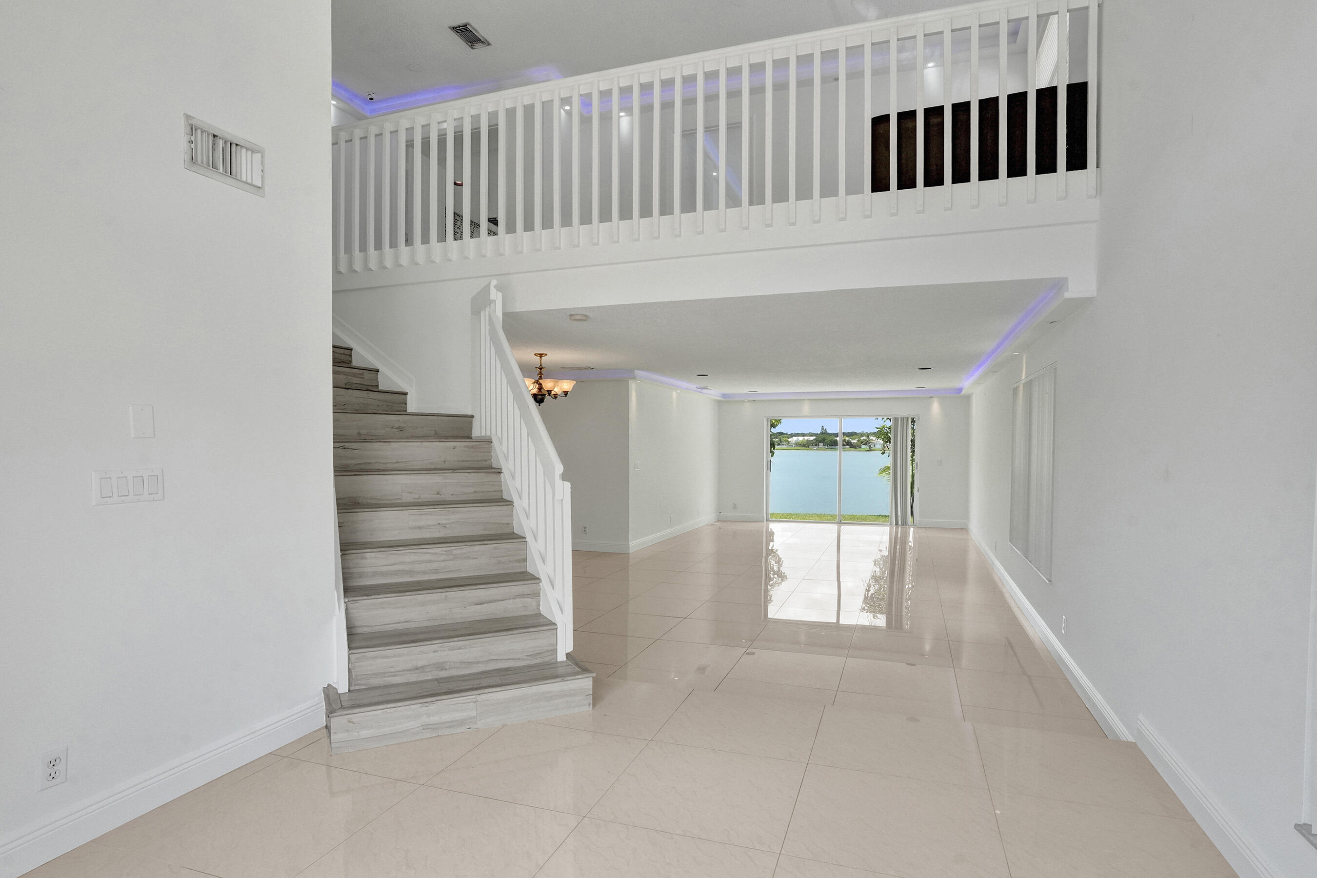CORAL BAY - Residential