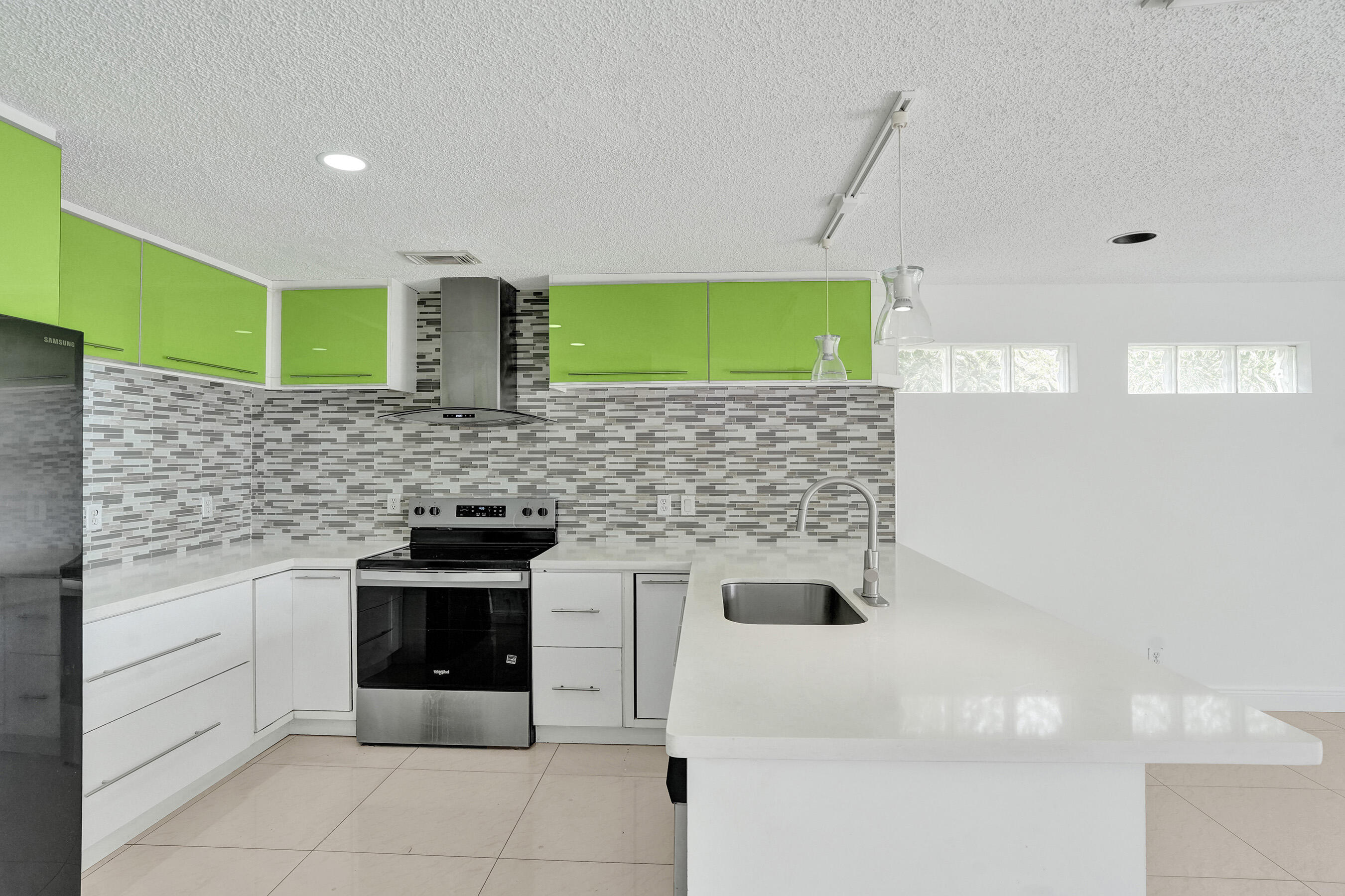 CORAL BAY - Residential