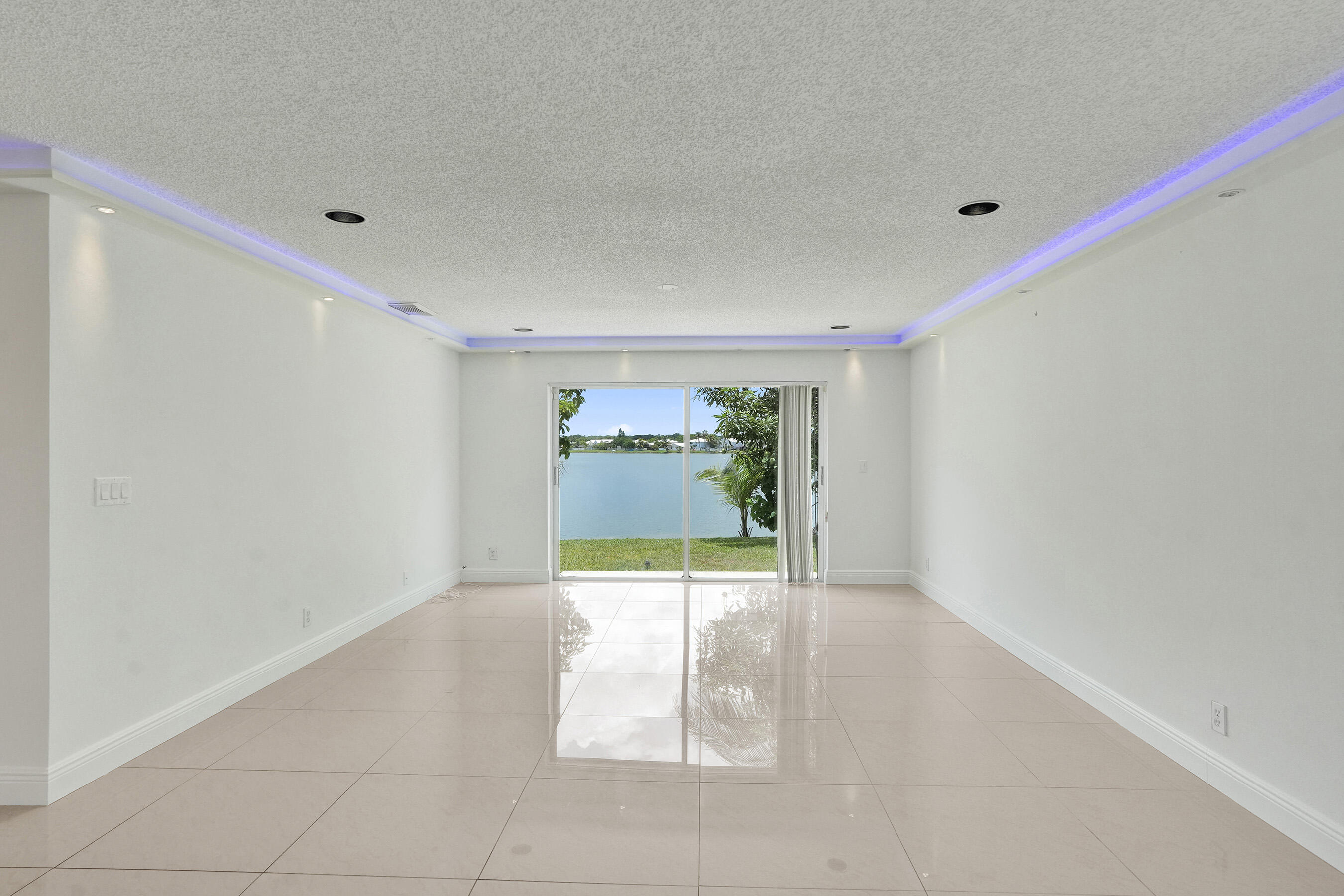 CORAL BAY - Residential
