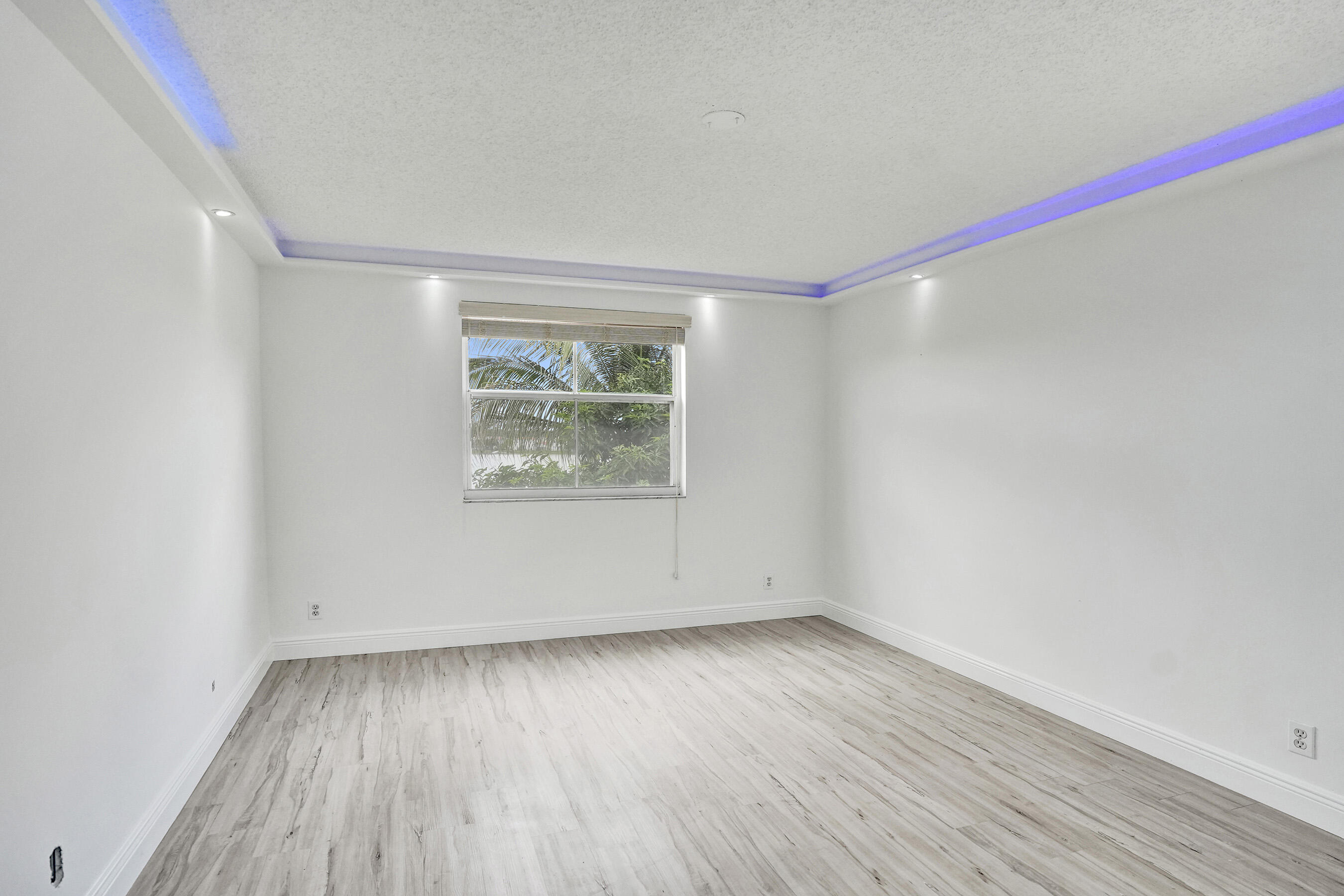 CORAL BAY - Residential