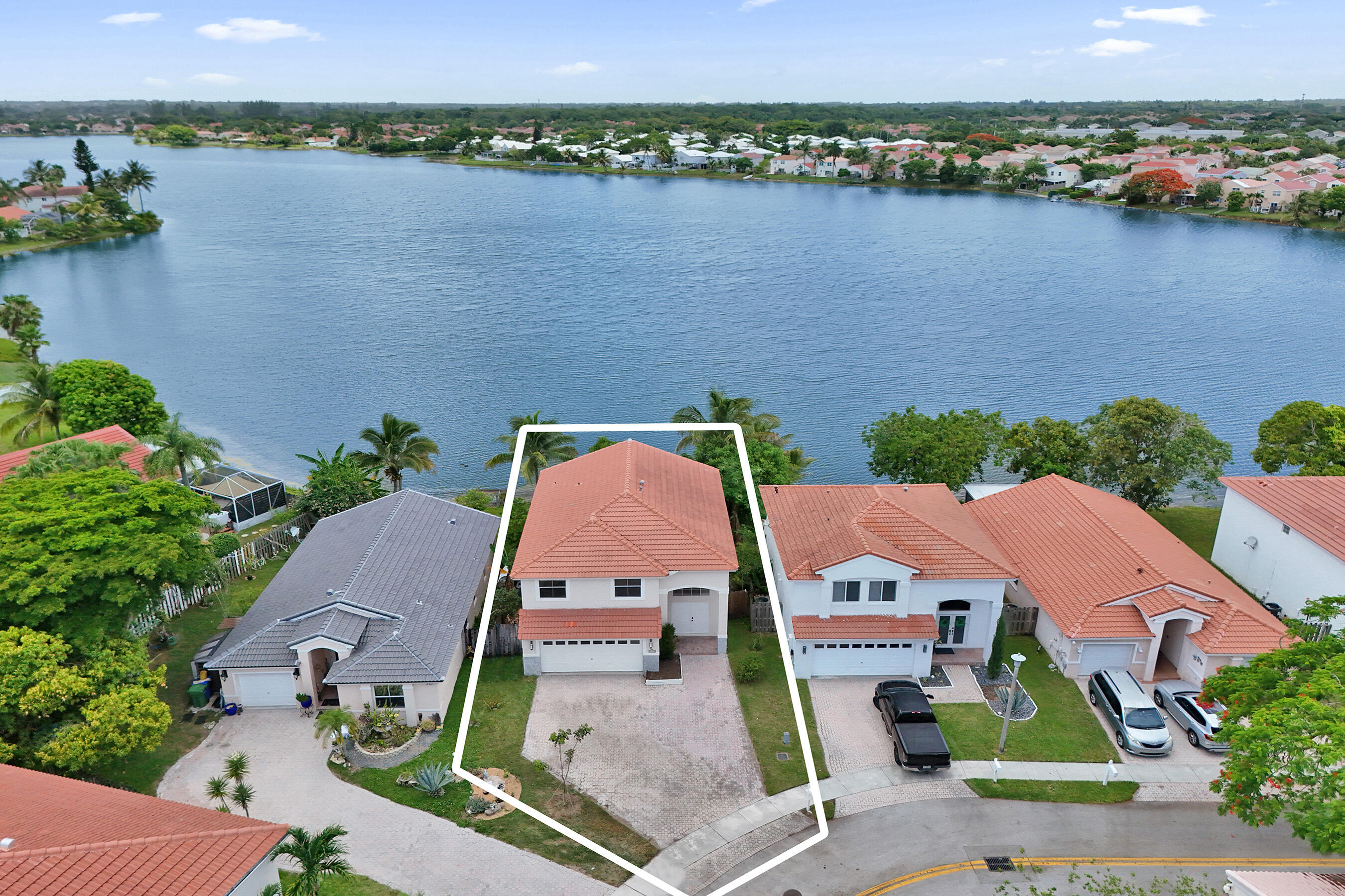 CORAL BAY - Residential