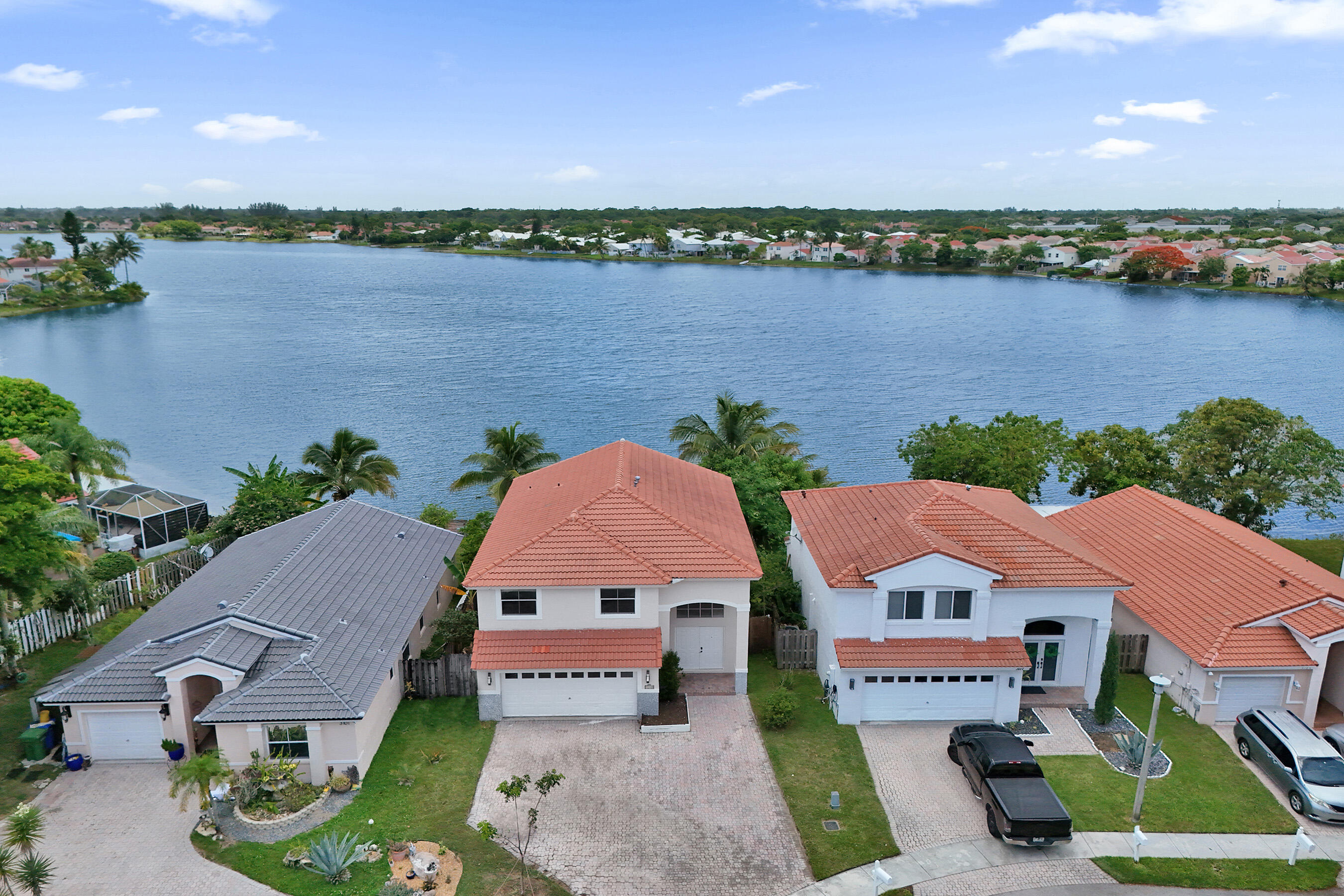 CORAL BAY - Residential