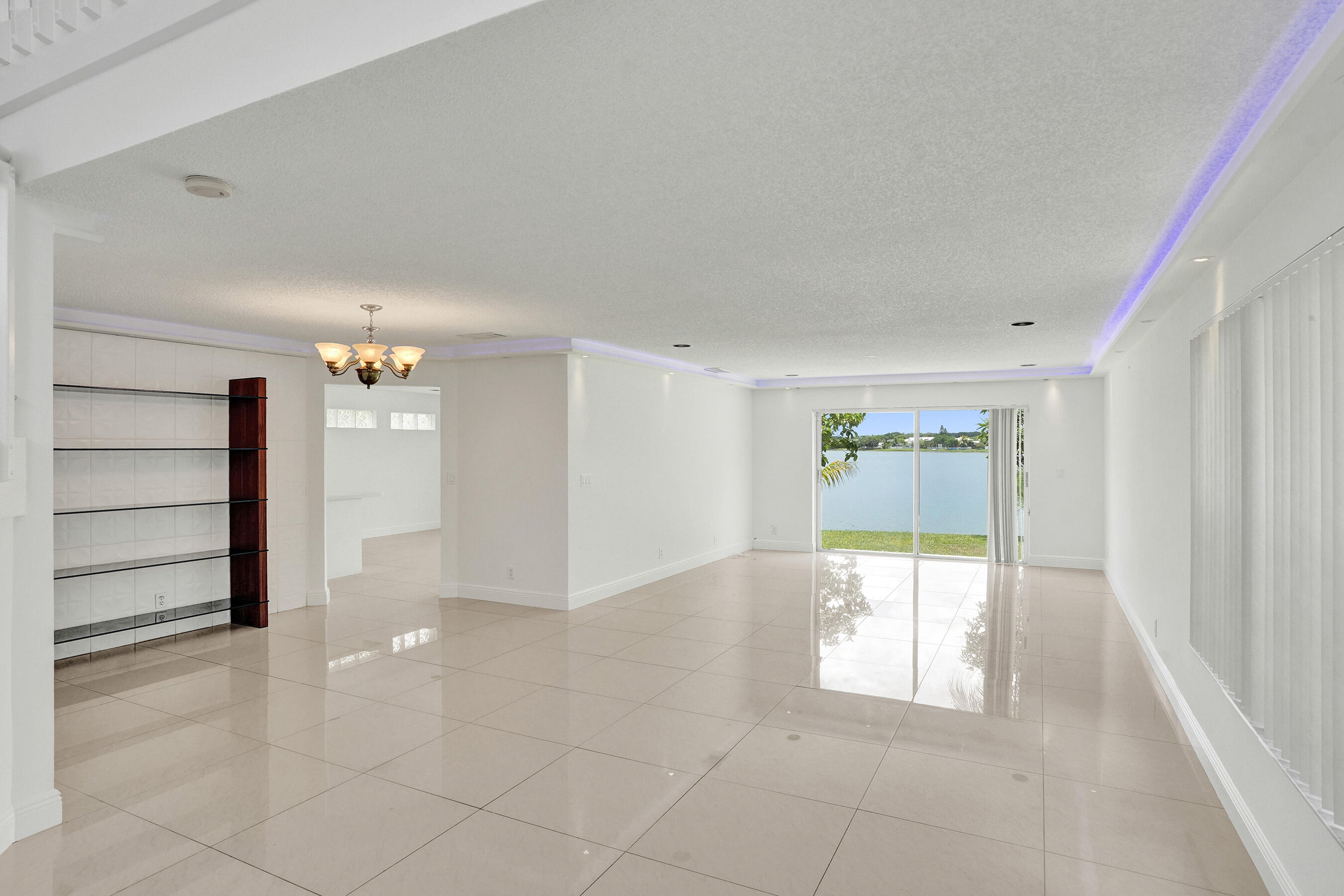CORAL BAY - Residential