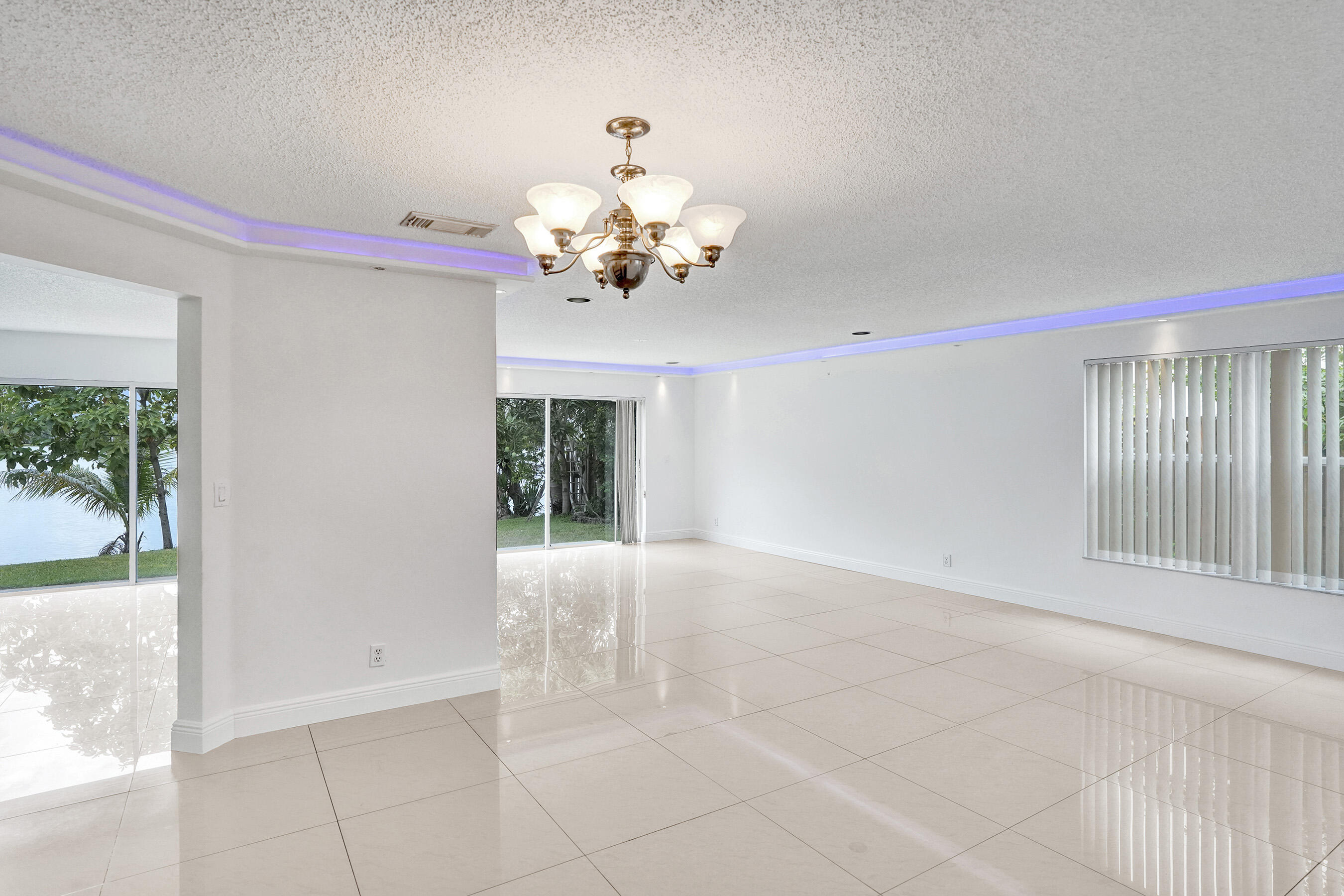 CORAL BAY - Residential