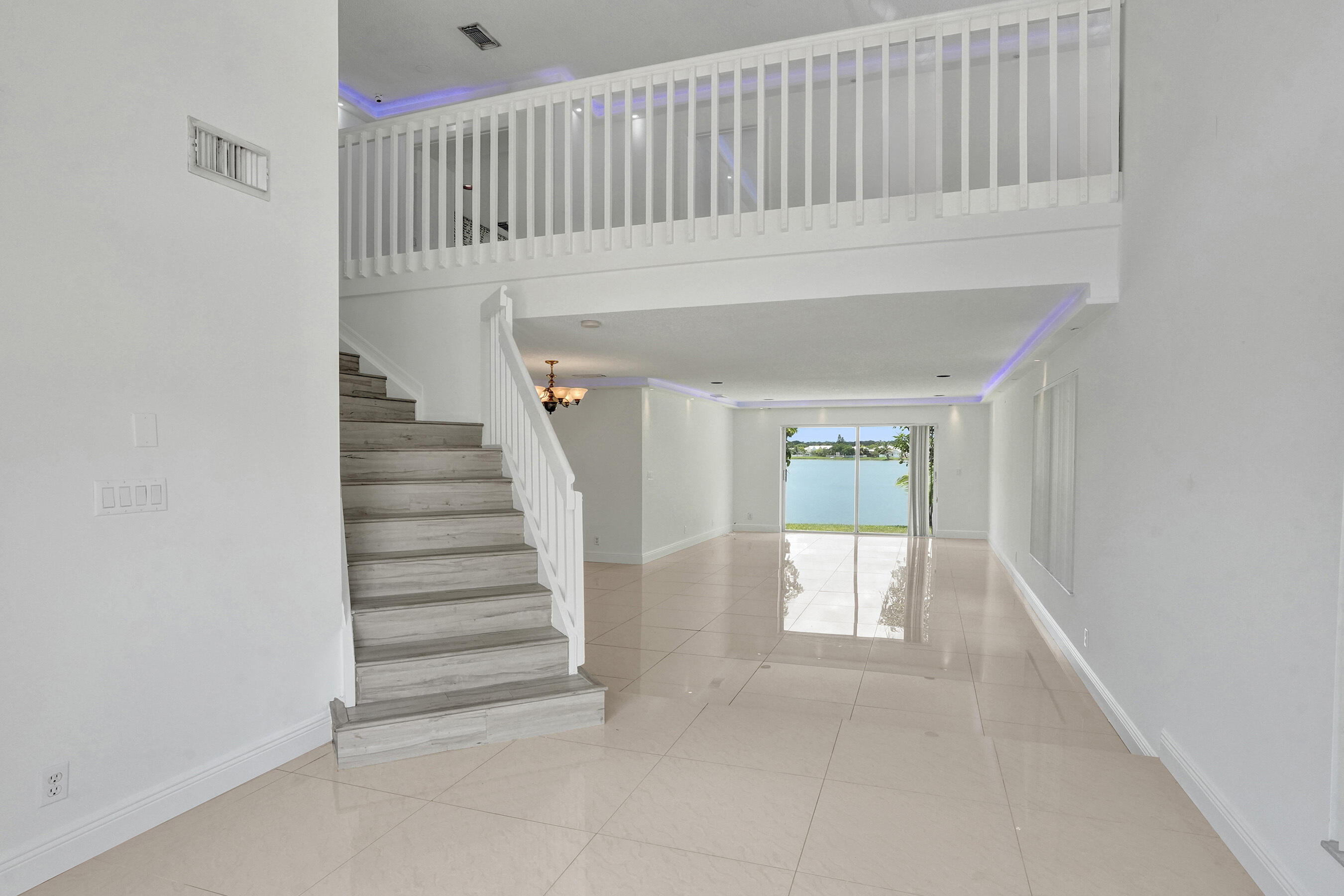 CORAL BAY - Residential