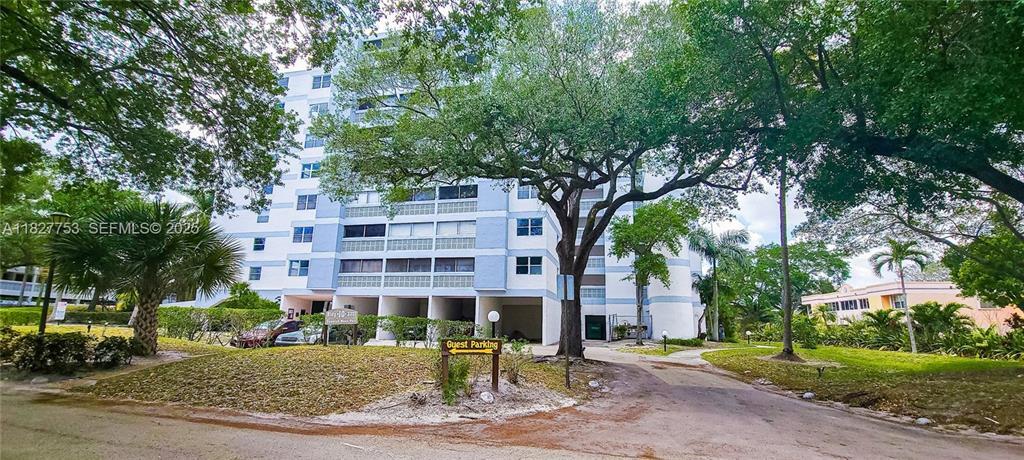 LAKES OF INVERRARY CONDO - Residential