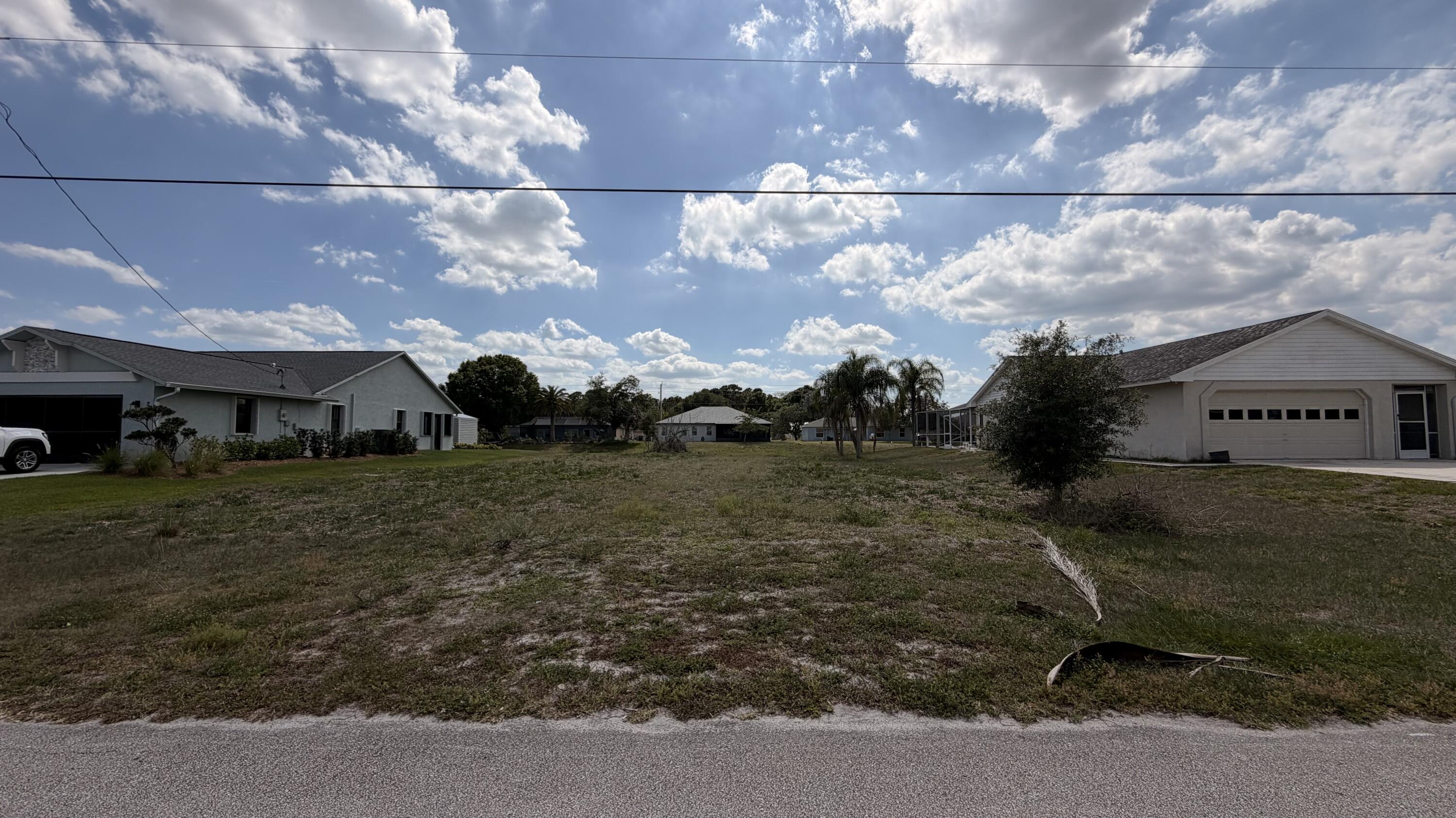 PORT ST LUCIE SECTION 5 - Land