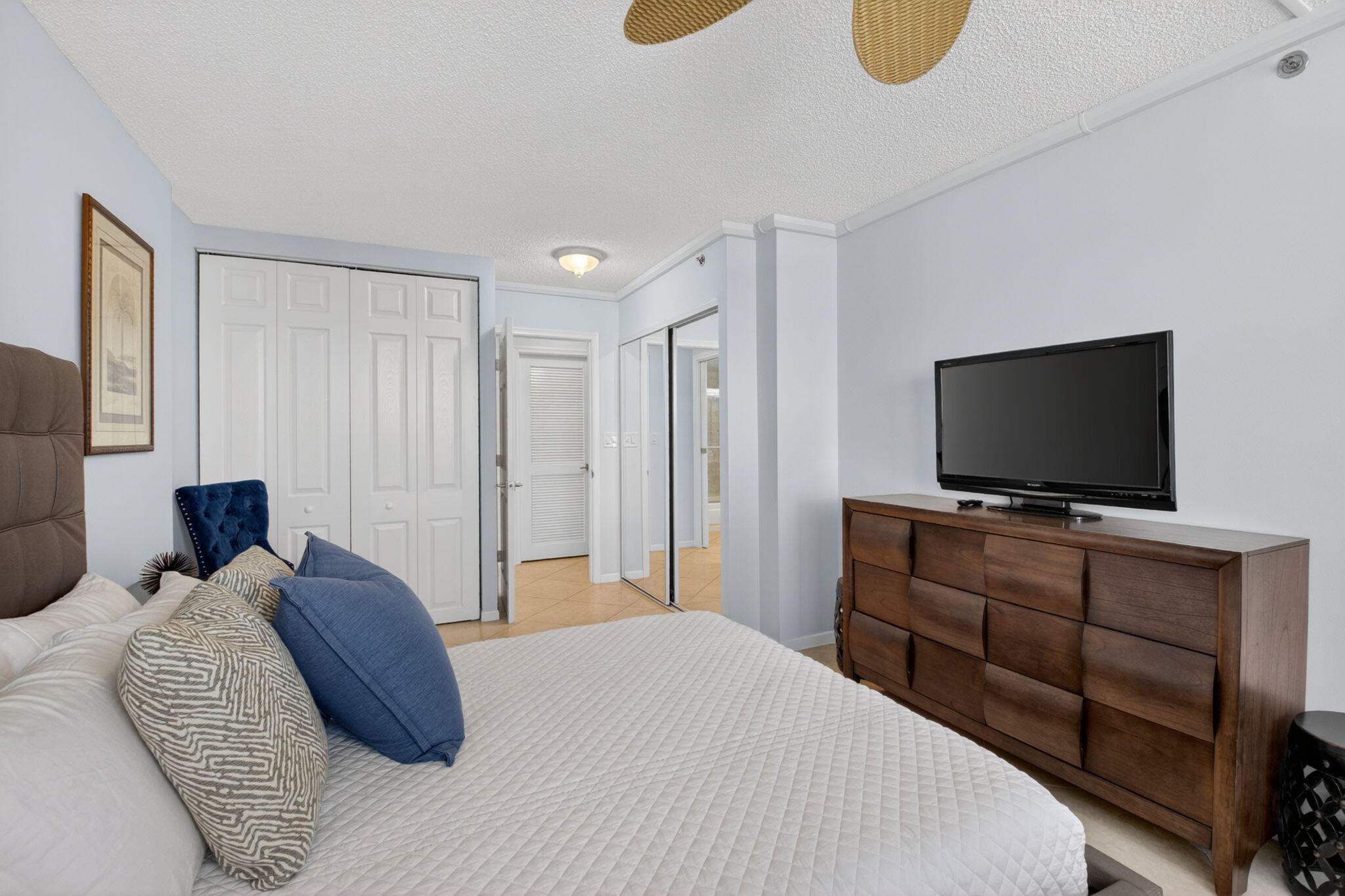 AMBASSADORS EAST - Residential Lease