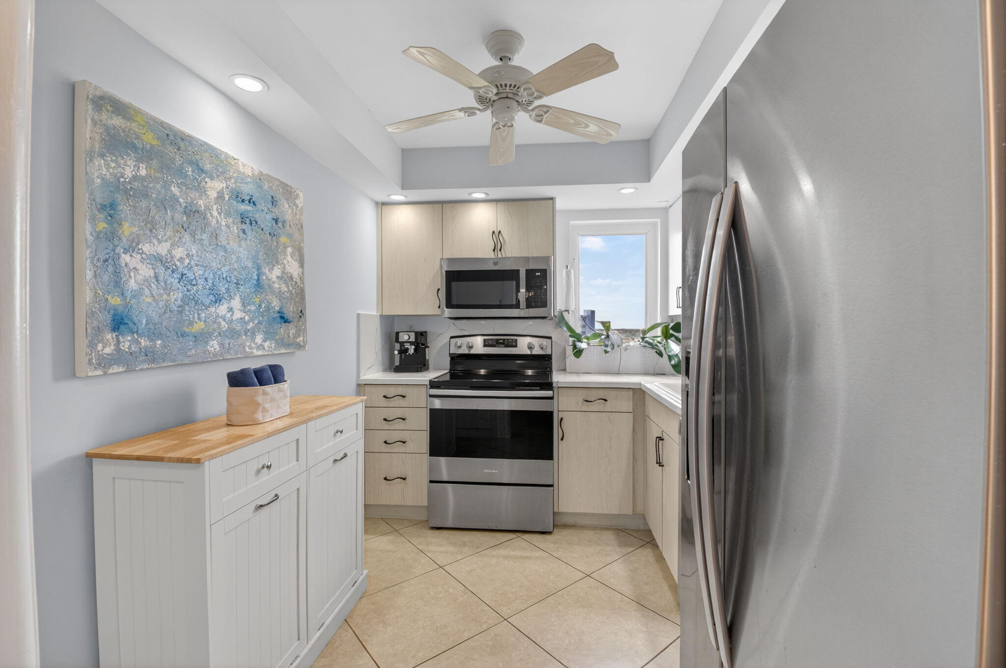AMBASSADORS EAST - Residential Lease