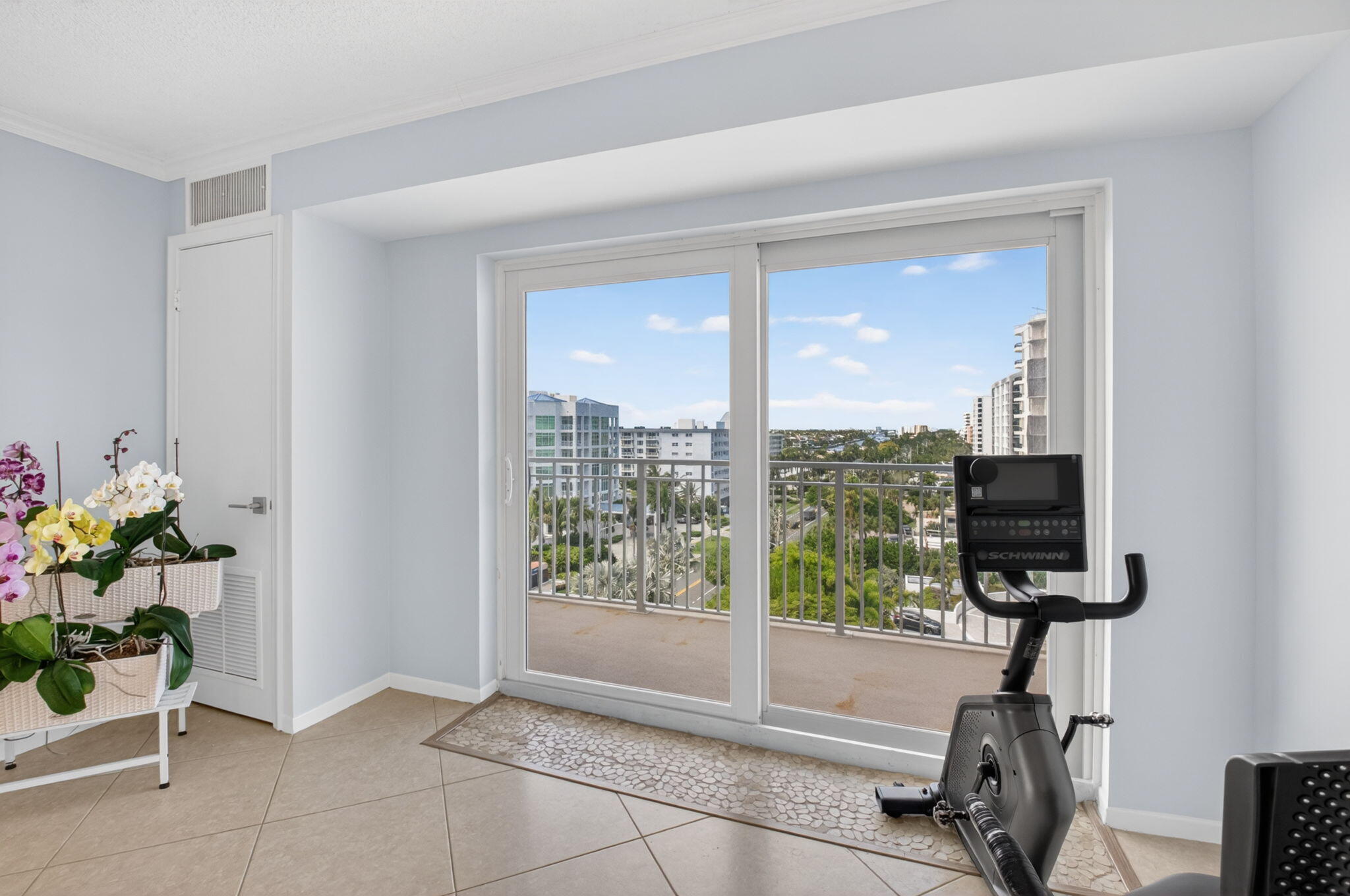 AMBASSADORS EAST - Residential Lease