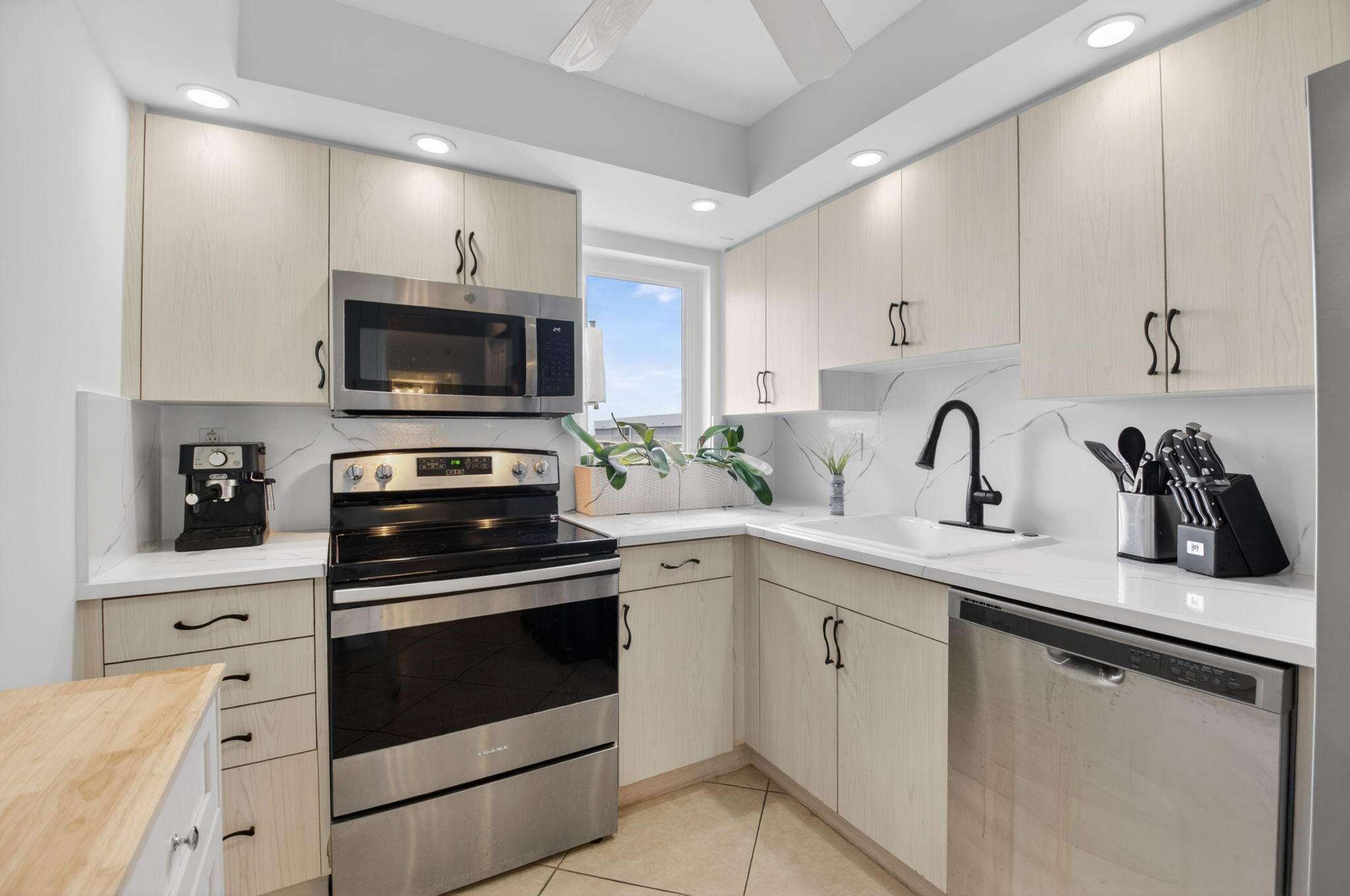 AMBASSADORS EAST - Residential Lease