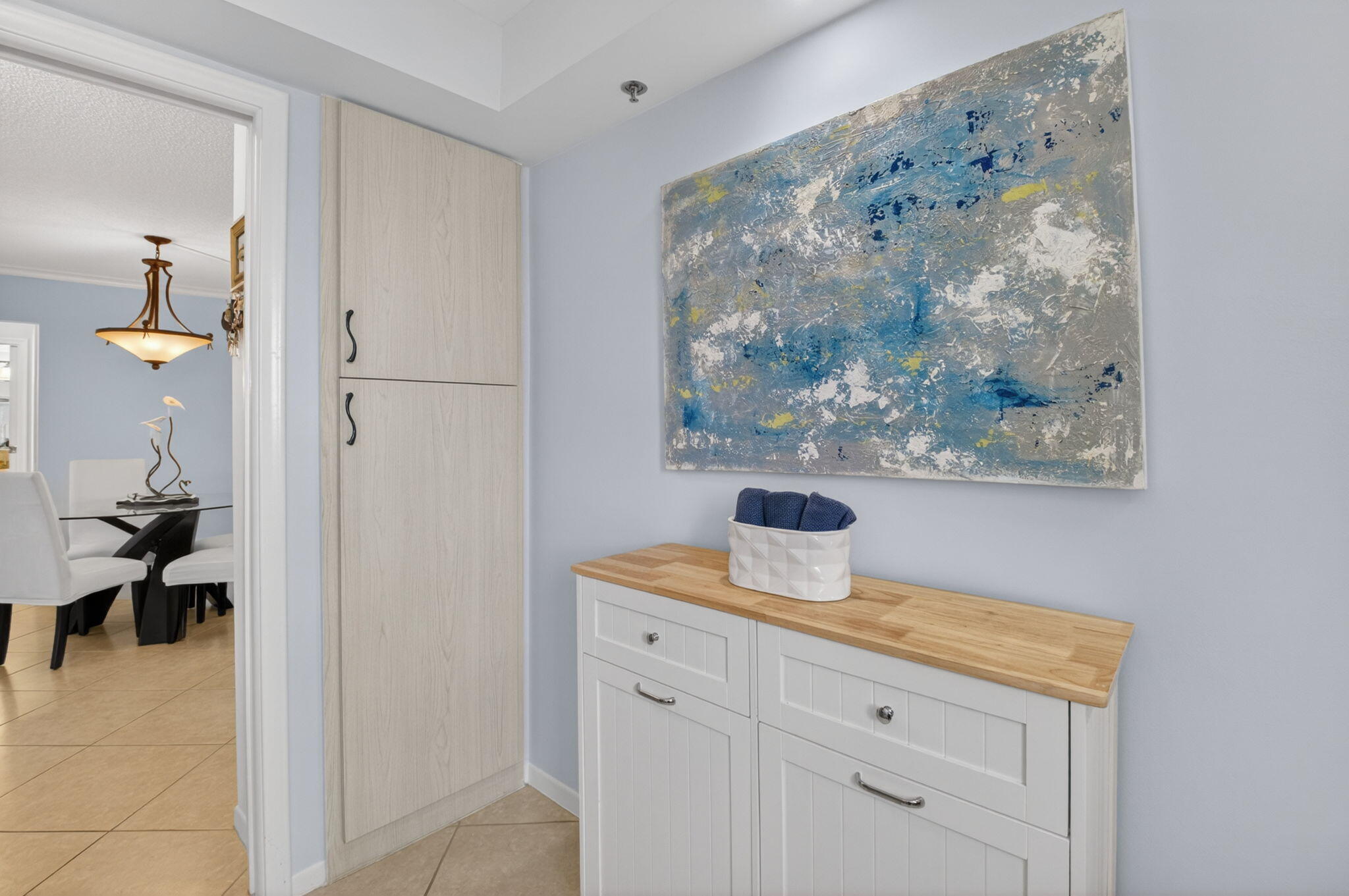 AMBASSADORS EAST - Residential Lease