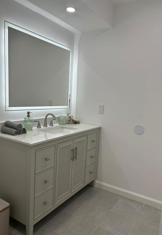 Country Club Apts at Bona - Residential