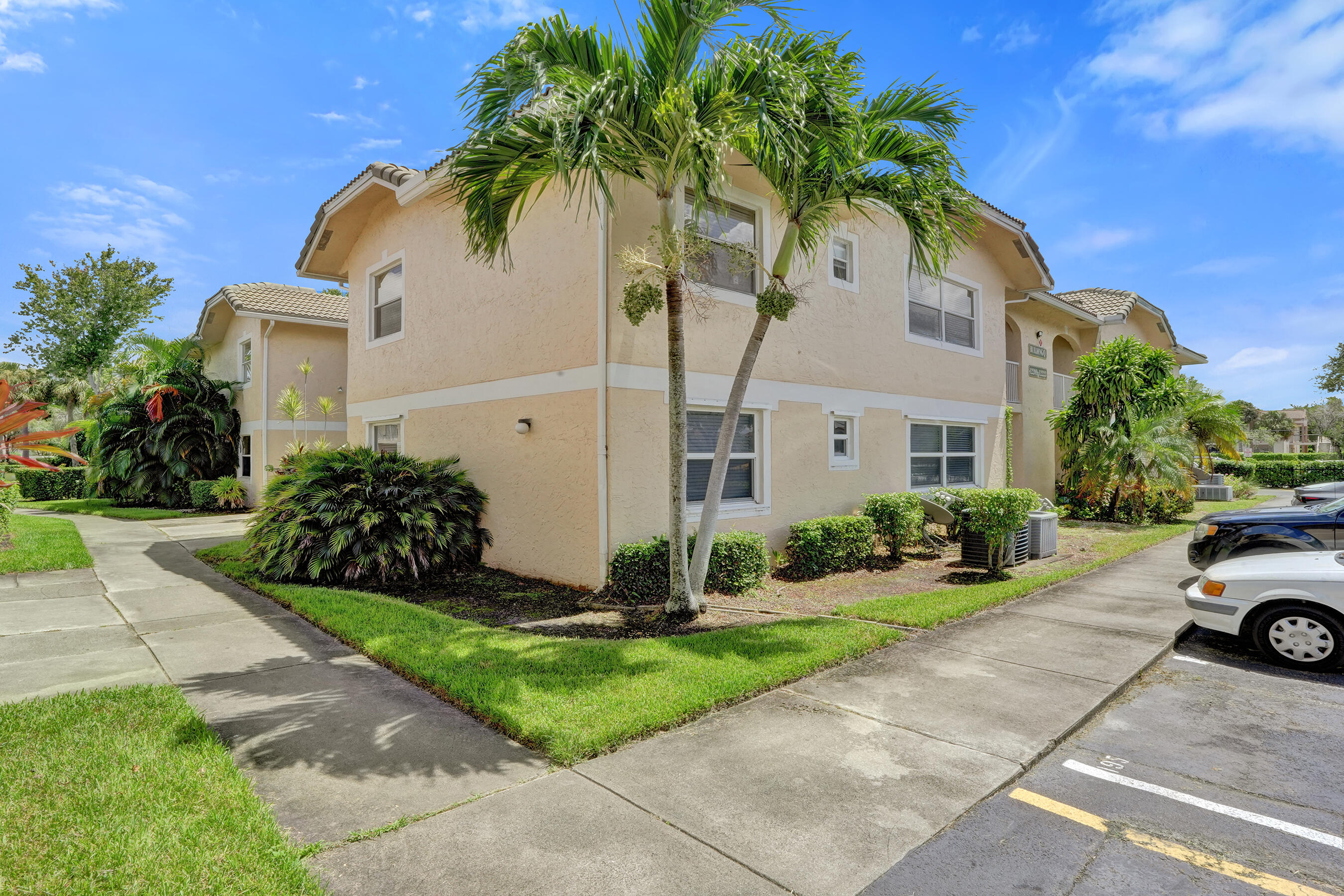 ROYAL GARDEN CONDO - Residential